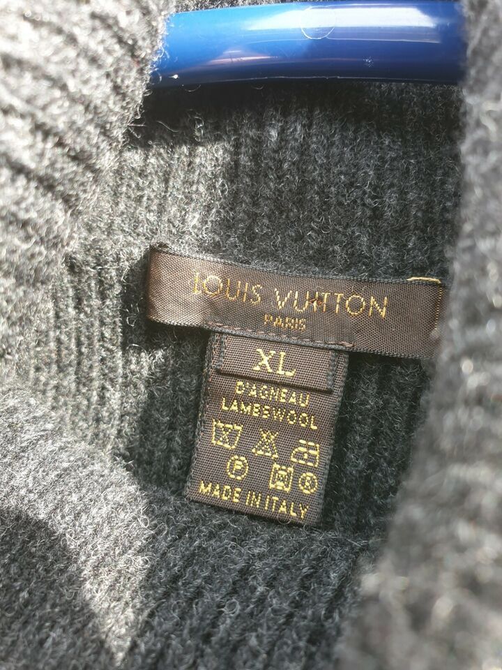 Louis Vuitton Louis Vuitton Mens Sweater Turtleneck Wool Gray Size XL Size US XL / EU 56 / 4 - 12 Thumbnail