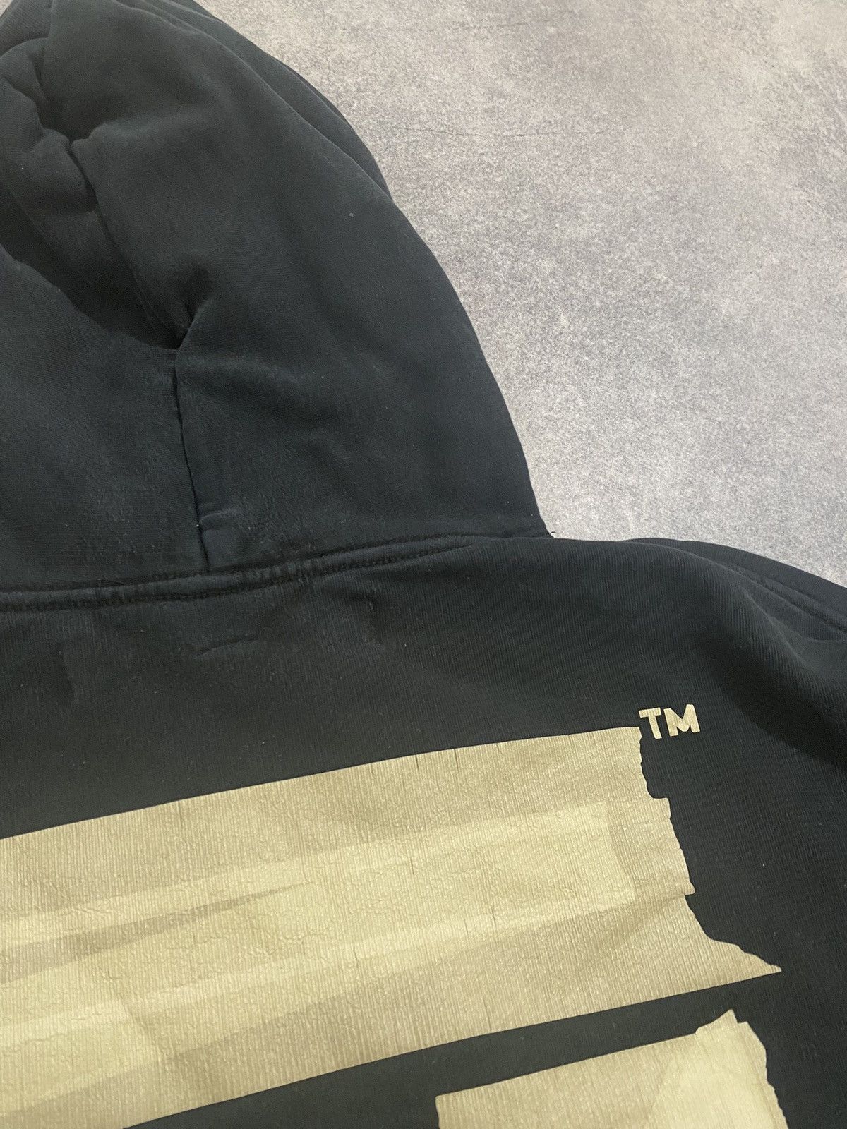 Off-White Off-White Gold Tape Arrow Hoodie Size XXS Size US XXS / EU 40 - 8 Thumbnail