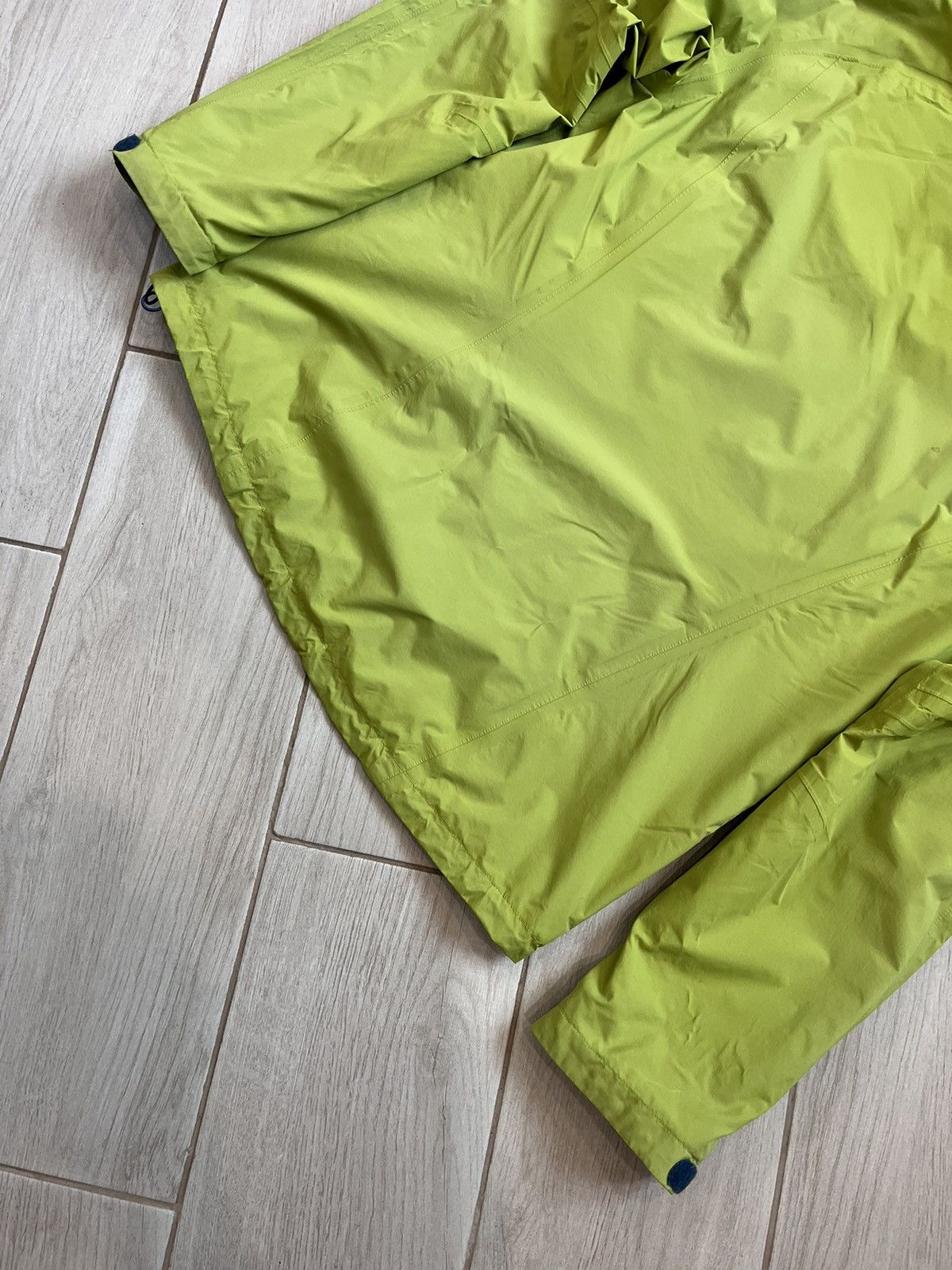 Peak Performance Peak Performance raincoat jacket outdoor minimalistic Size US L / EU 52-54 / 3 - 12 Thumbnail