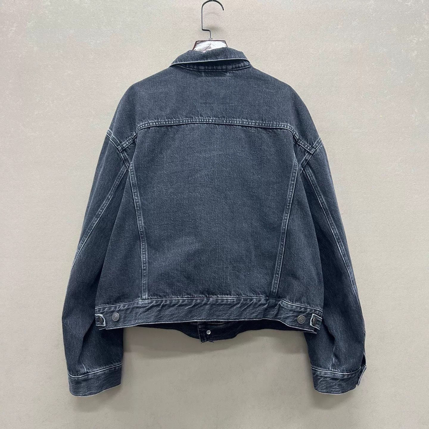 Balenciaga BALENCIAGA distressed cut pleated denim jacket 99 new 36 Size XS / US 0-2 / IT 36-38 - 2 Thumbnail