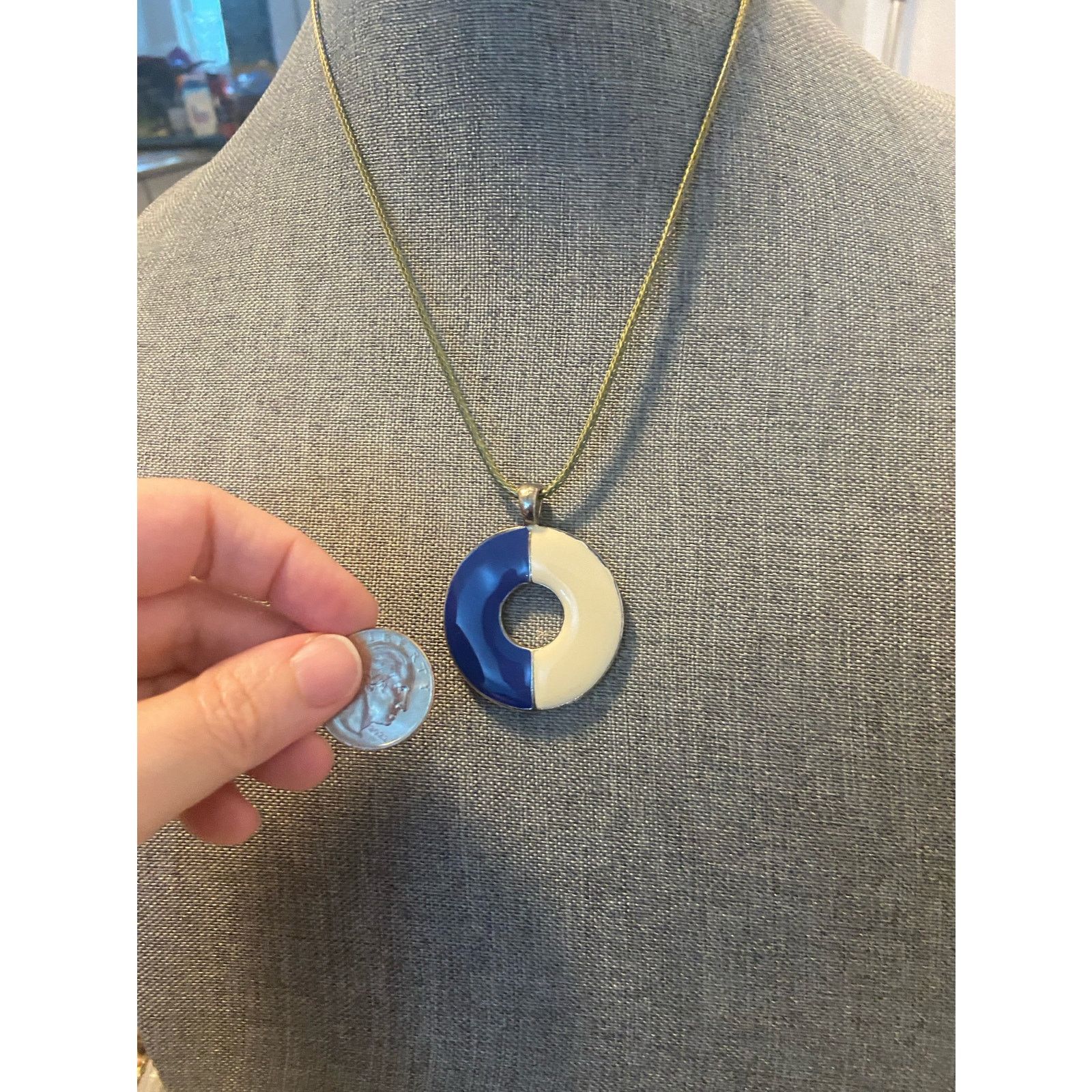 Handmade Cream and blue round pendant necklace Size ONE SIZE - 4 Thumbnail