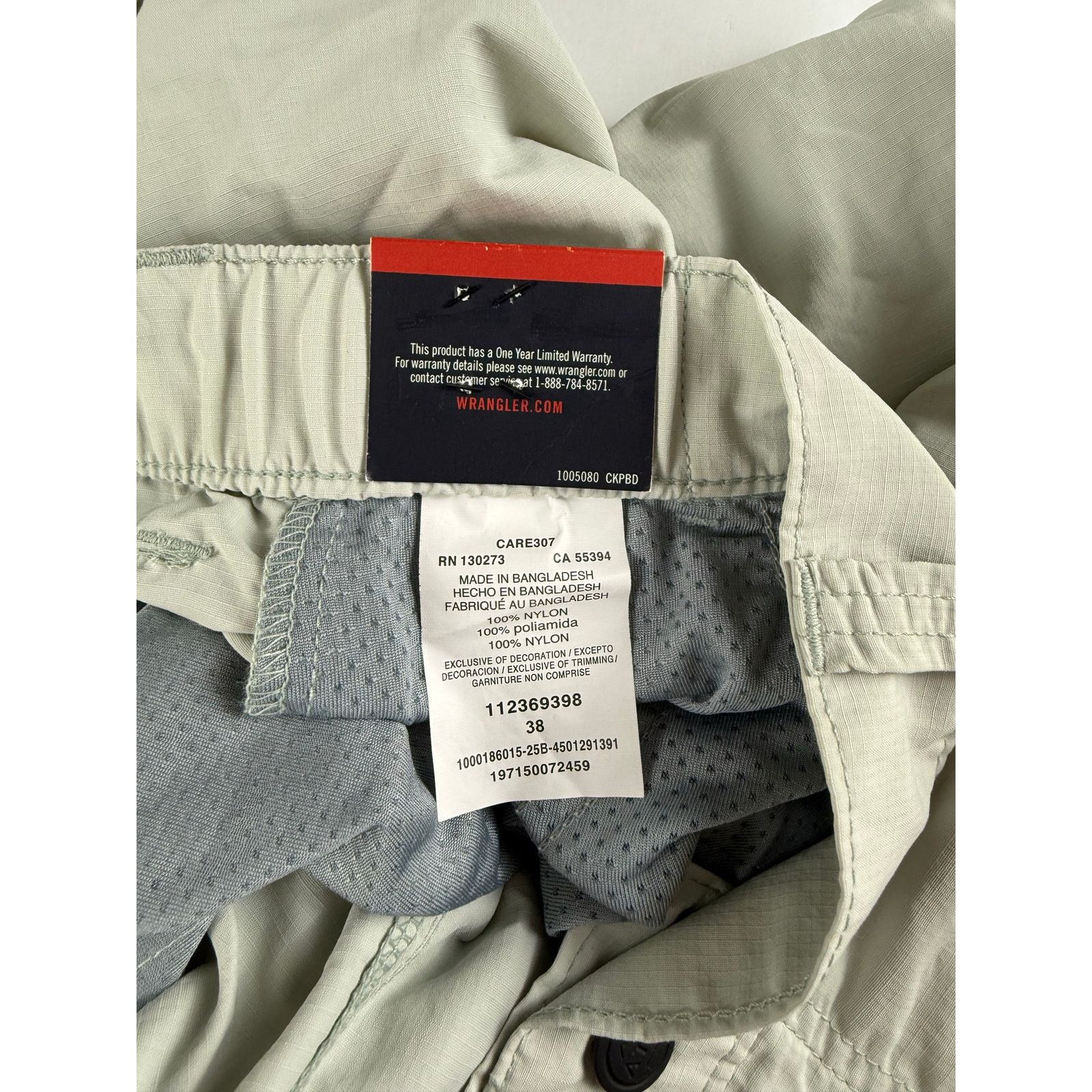 Wrangler Wrangler ATG Peak Light Gray Nylon Shorts - Size 38 Size US 38 / EU 54 - 7 Thumbnail