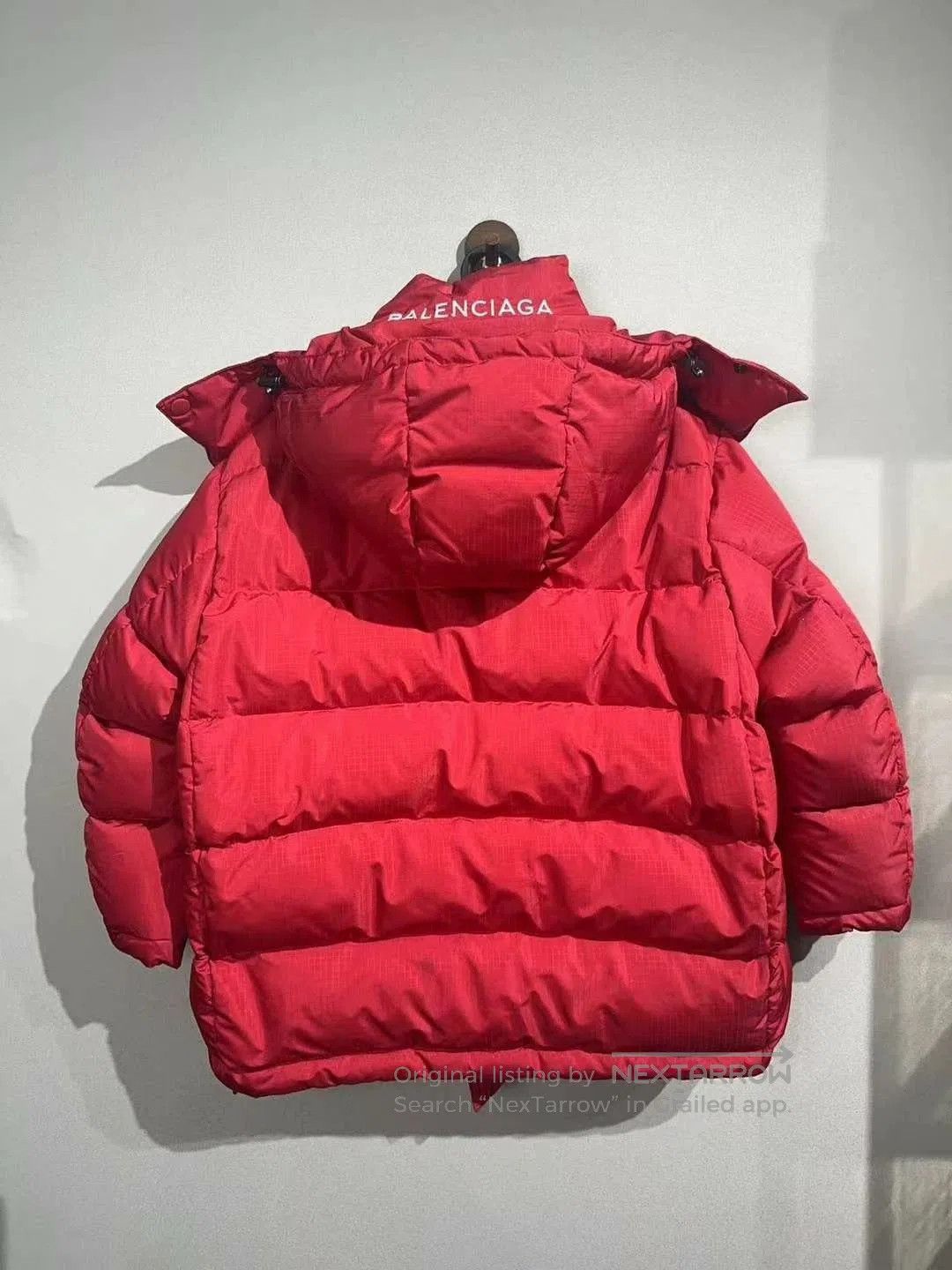 Balenciaga balenciaga red logo puffer jacket size 34. Size XS / US 0-2 / IT 36-38 - 2 Thumbnail