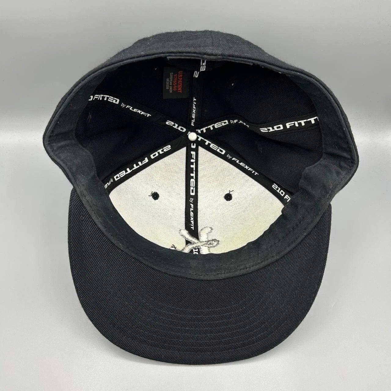 Other Krew Hat Men 7 1/4 - 7 5/8 Black 210 Fitted by Flexfit Cap Size ONE SIZE - 2 Thumbnail