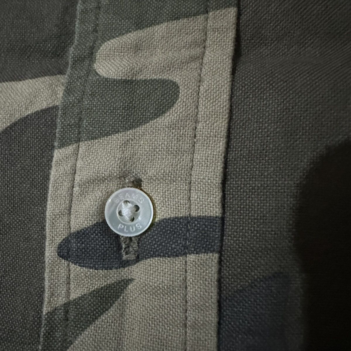 Beams Japan Beams Military Camo Button Up Long Shirt Size US S / EU 44-46 / 1 - 7 Thumbnail