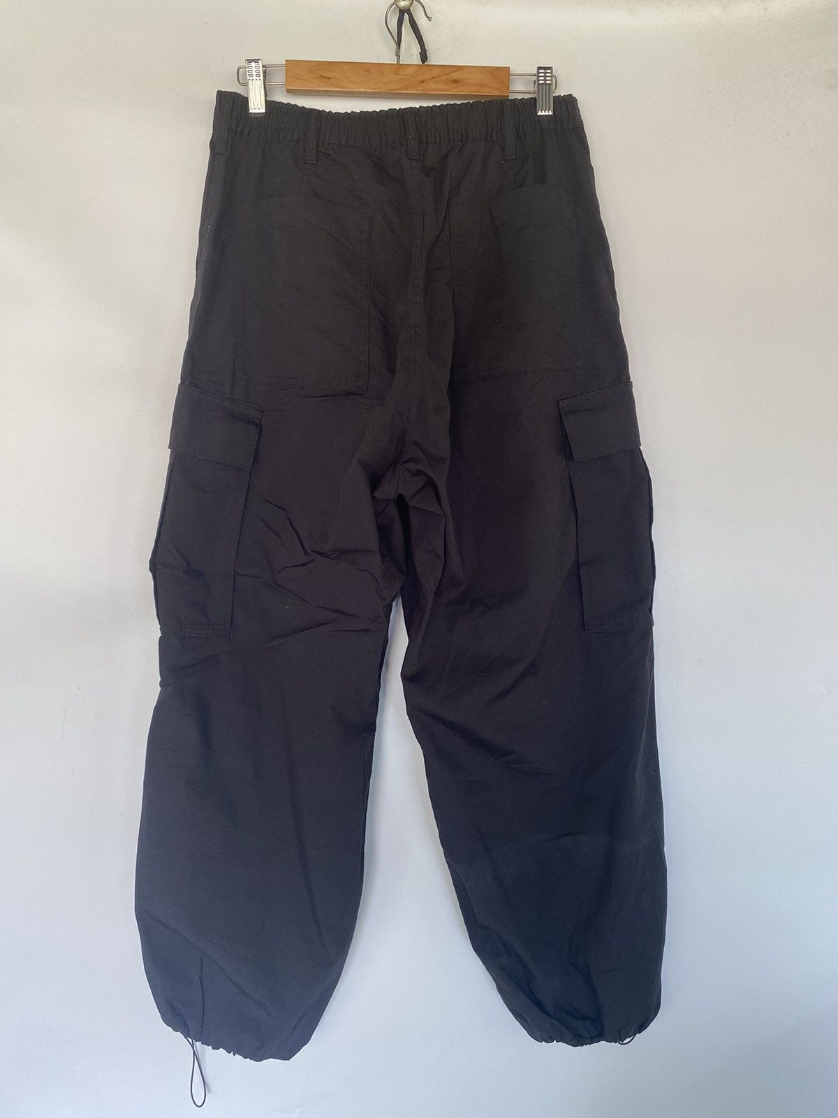 GU × Japanese Brand GU MultiPockets Utility Cargo Pants Outdoor Loose Trousers Size US 30 / EU 46 - 2 Thumbnail