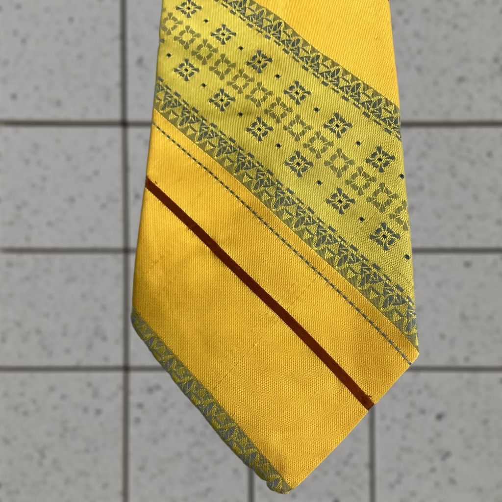 Vintage VTG Trevira Cornel Swing Tie Southwest Rockabilly Stripe Yellow Green 4x57 Capsule Necktie Mens Size ONE SIZE - 1 Thumbnail