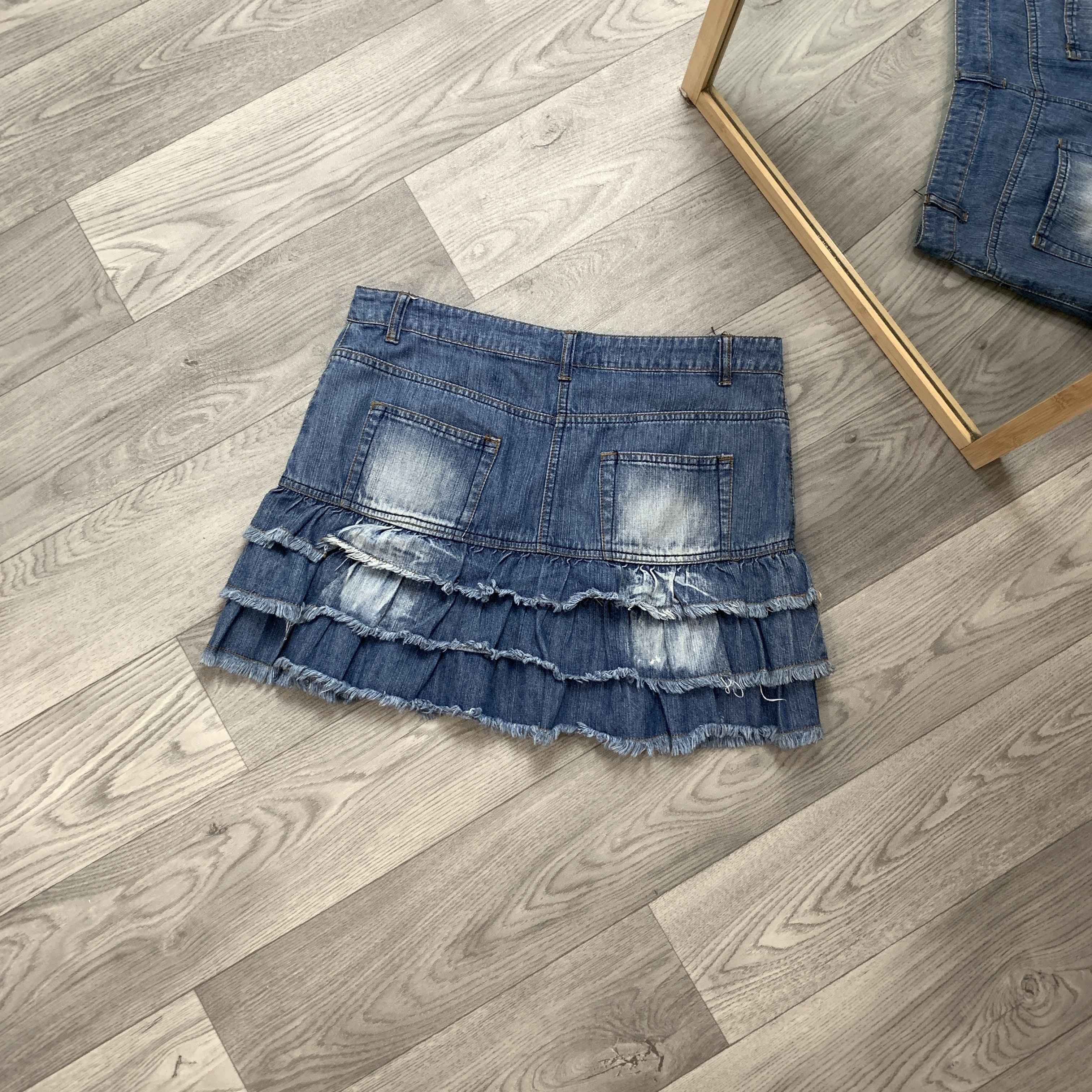 Japanese Brand Vintage Y2K Faded Low Rise Denim Blue Mini Skirt L Size 30" / US 8 / IT 44 - 2 Thumbnail