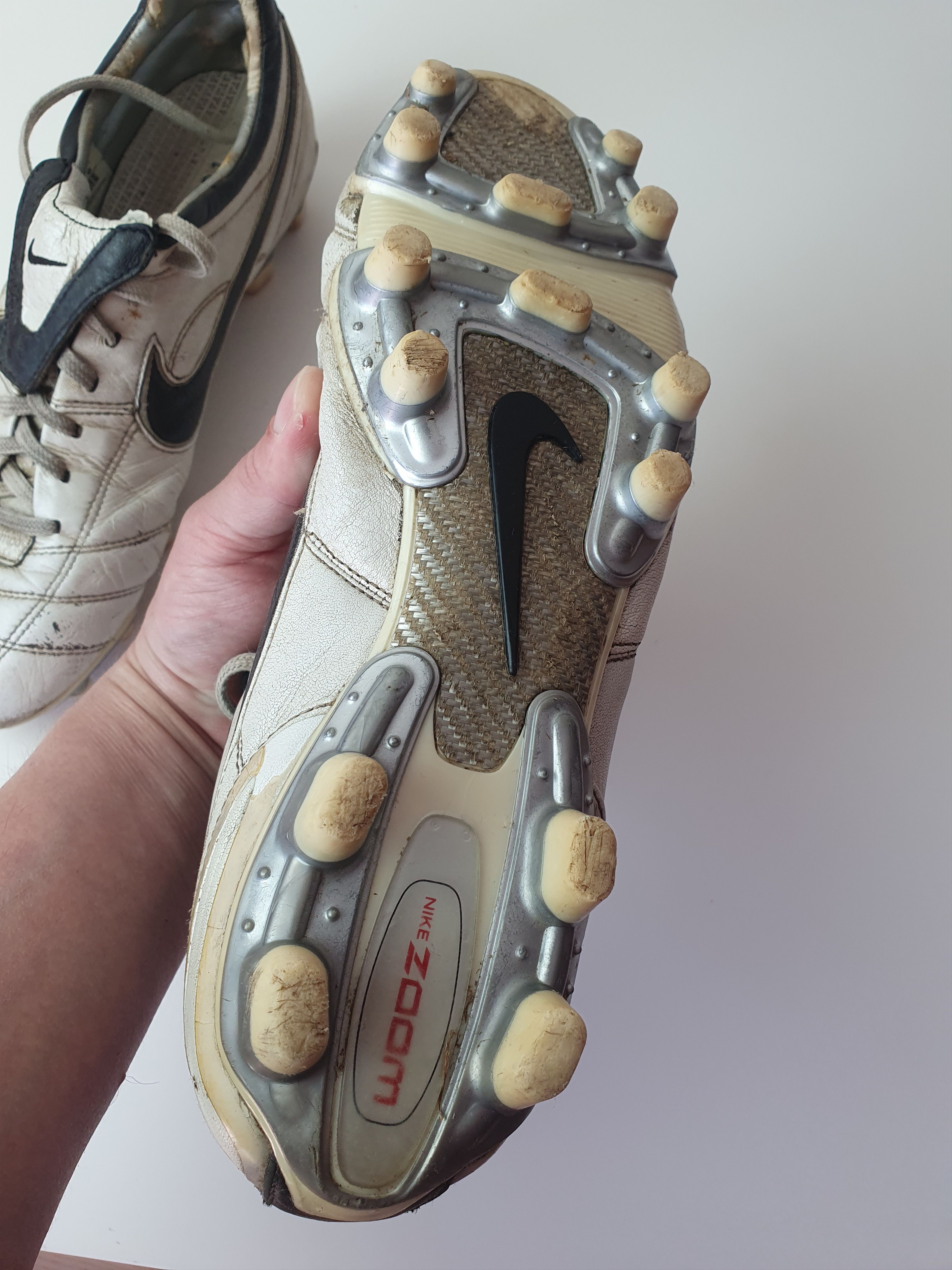 Nike Vintage Football Boots Nike Air Zoom Tiempo Legend II Size US 9 / EU 42 - 25 Thumbnail