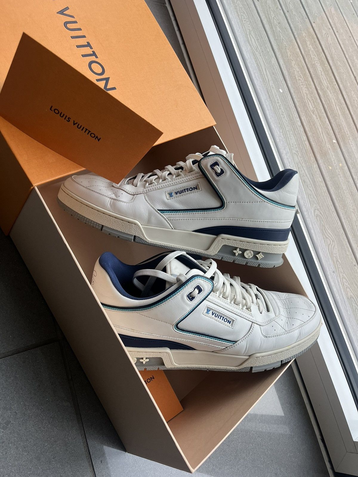 Louis Vuitton × Virgil Abloh Louis Vuitton Virgil abloh sneakers rare colour way Size US 9.5 / EU 42-43 - 4 Thumbnail