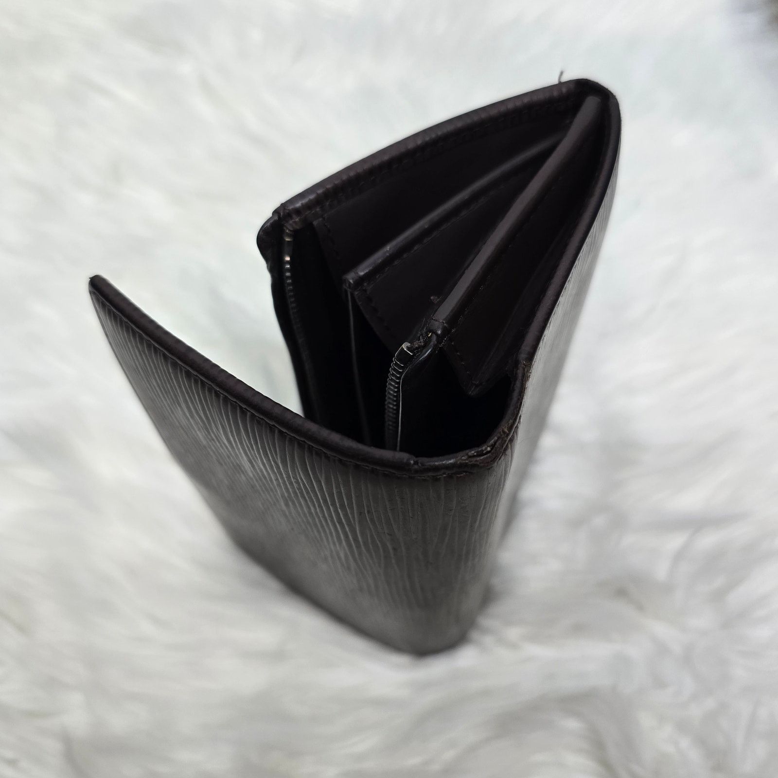 Louis Vuitton LOUIS VUITTON Epi Leather Wallet Porte Monnaie Bifold Brown Size ONE SIZE - 11 Thumbnail