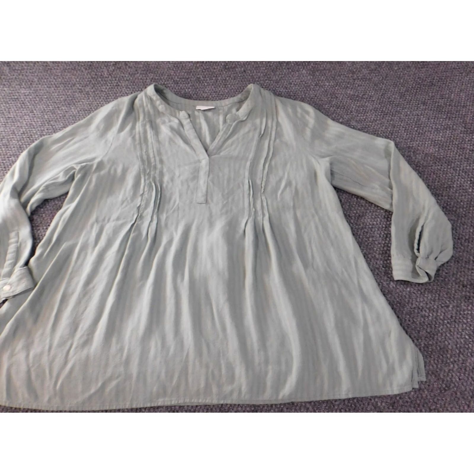J. Jill J. Jill Blouse Tunic Green L Womens V-Neck Classic Pullover Rayon Solid Button Casual Size L / US 10 / IT 46 - 2 Thumbnail