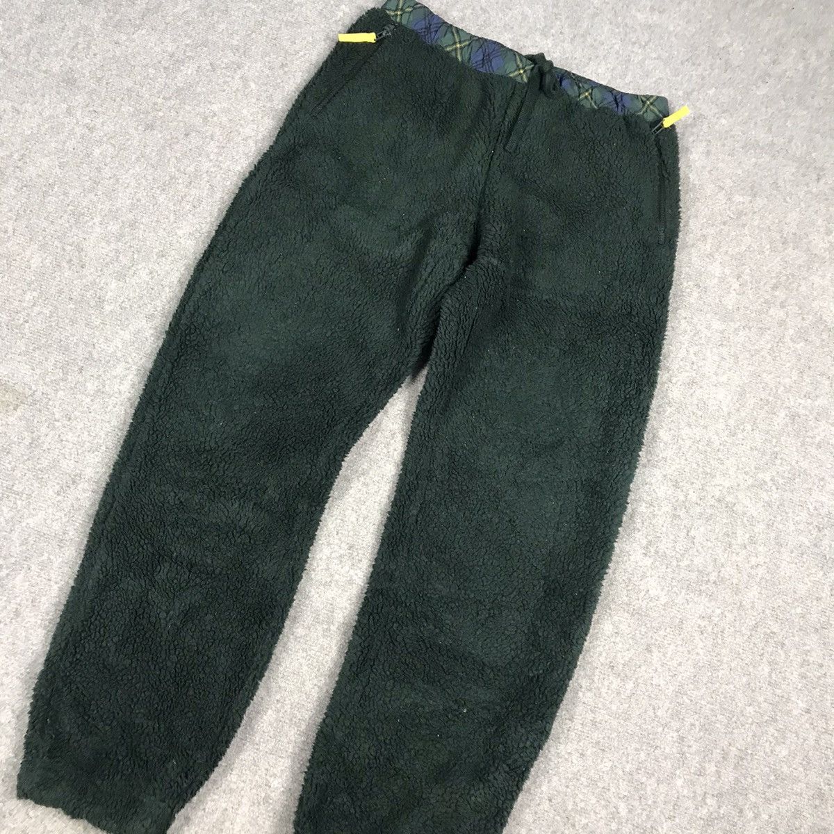 JW Anderson × Uniqlo J.W ANDERSON X UNIQLO GREEN FLEECE SHERPA SWEATPANTS Size US 32 / EU 48 - 4 Thumbnail