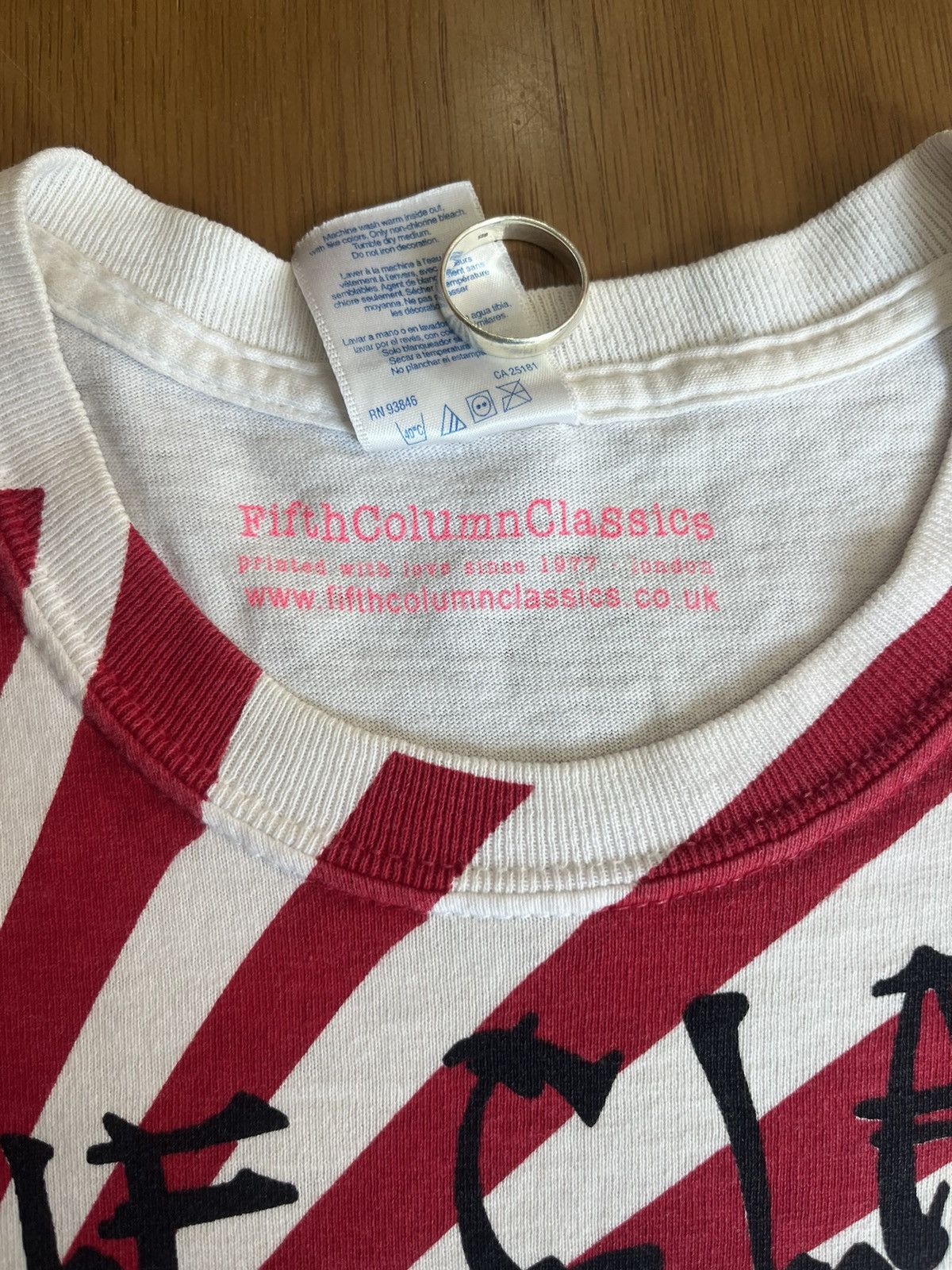 Band Tees Vtg THE CLASH Fifth Column Classics 00’s Tshirt Size US S / EU 44-46 / 1 - 5 Thumbnail