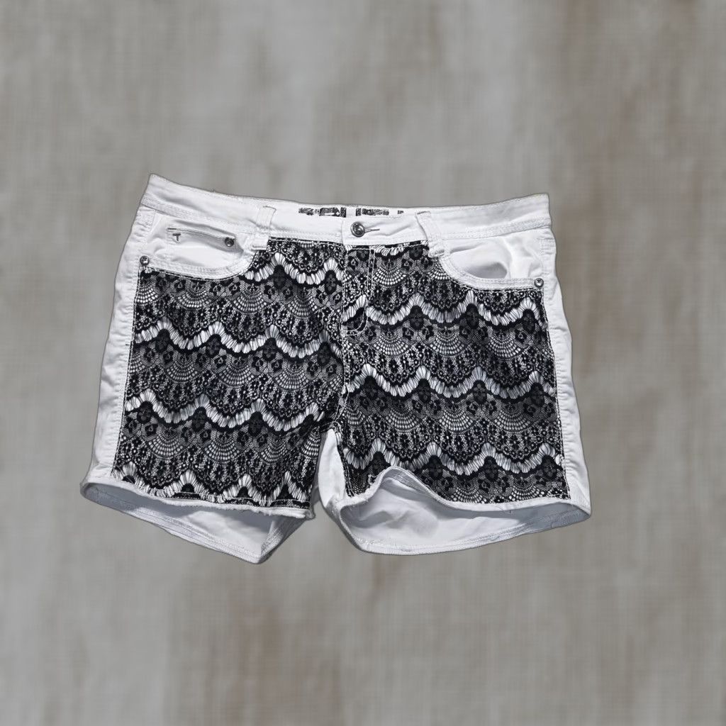 Vintage Truth be told Shorts White Denim Black Lace Adult Women's 22 Low Rise Fit Size 40" / US 18 - 1 Thumbnail