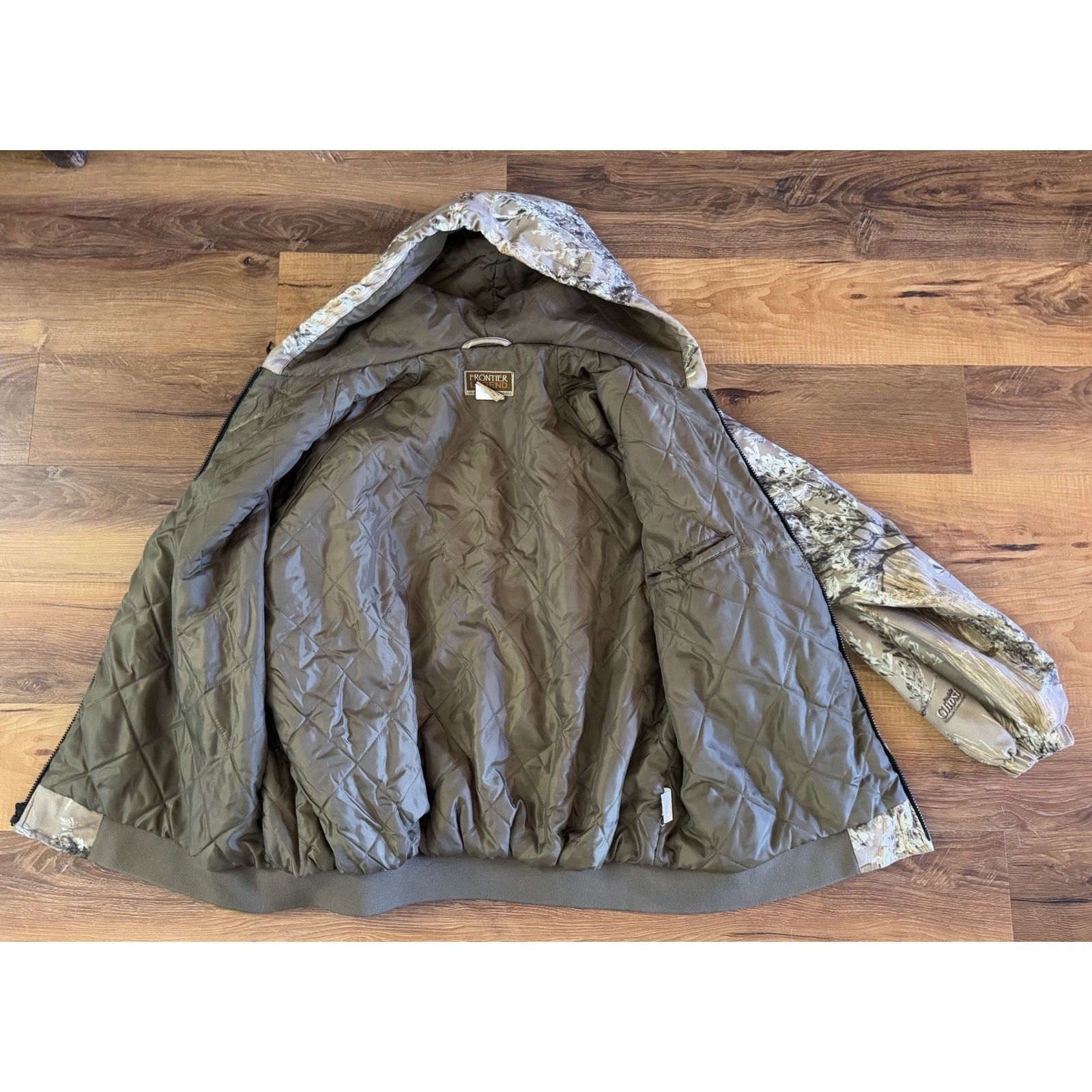 Vintage Vintage Ghost Prairie Camo Bomber Jacket Quilt Insulated Size US XL / EU 56 / 4 - 9 Thumbnail