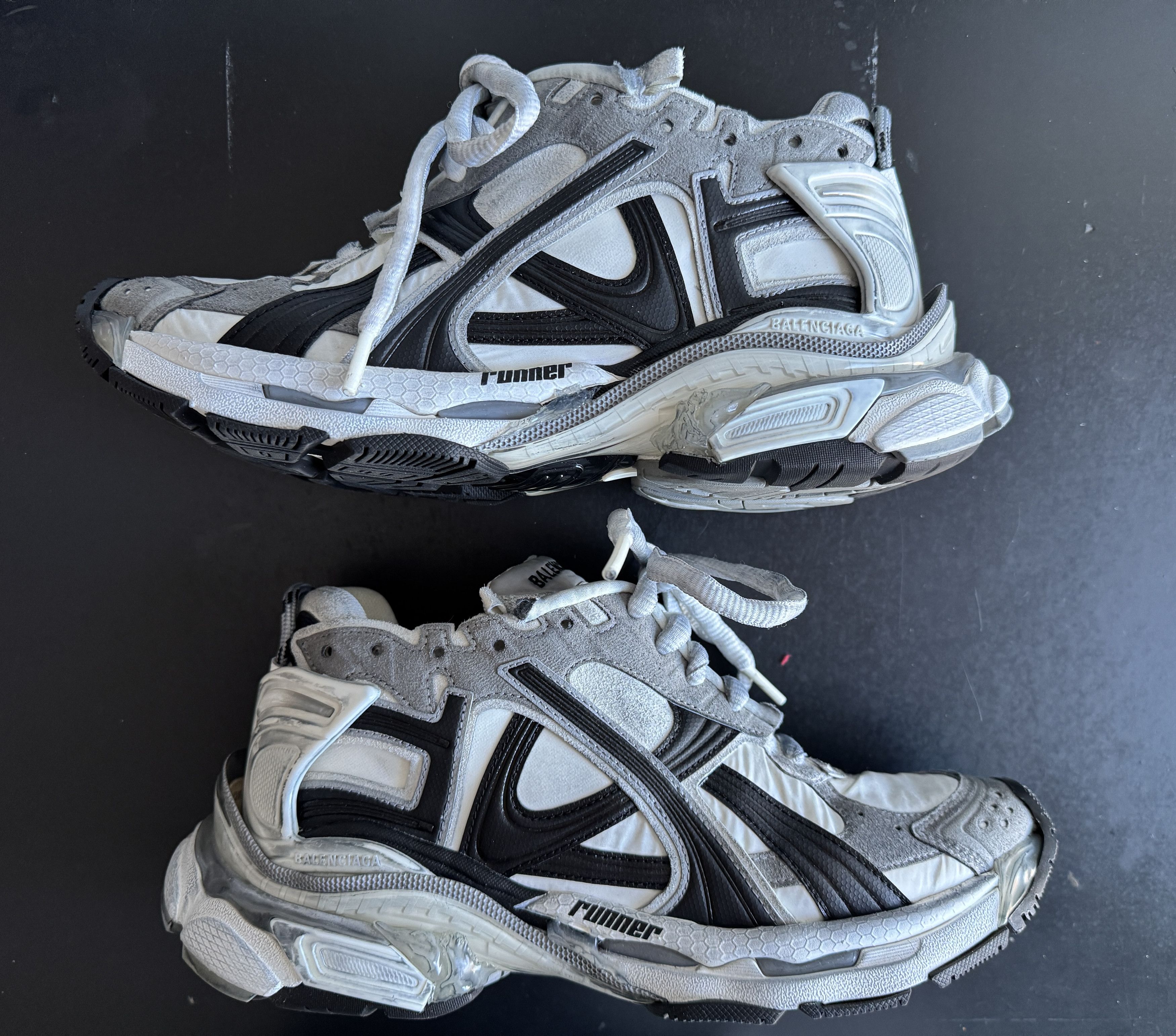 Balenciaga Balenciaga Men's Runner Sneaker in Grey/White/Black Size US 7 / EU 40 - 2 Thumbnail