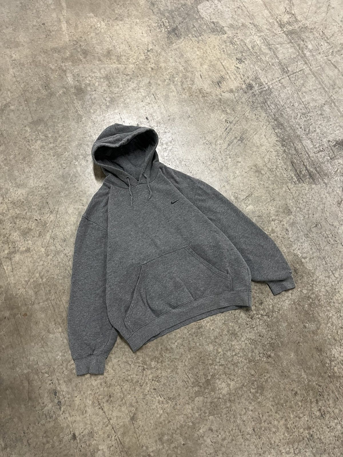 Nike × Vintage Nike y2k boxy fit hoodie mini swoosh hype rare skater Size US XL / EU 56 / 4 - 2 Thumbnail