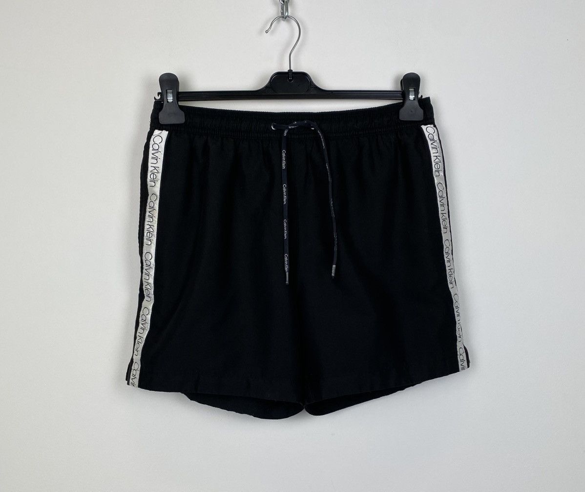 Calvin Klein Calvin Klein Swimming Shorts Size M Beach Lampas Logo Black Size US 32 / EU 48 - 1 Thumbnail