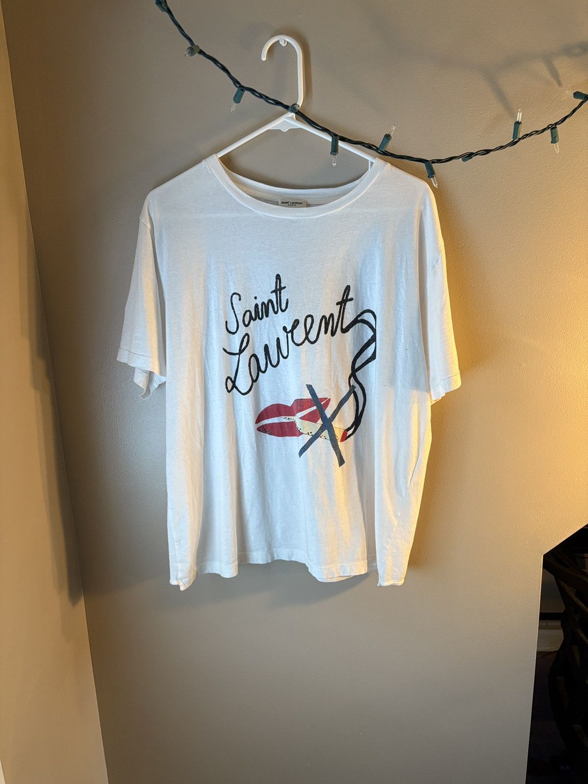 Yves Saint Laurent SS18 Saint Laurent 'no smoking' lips t