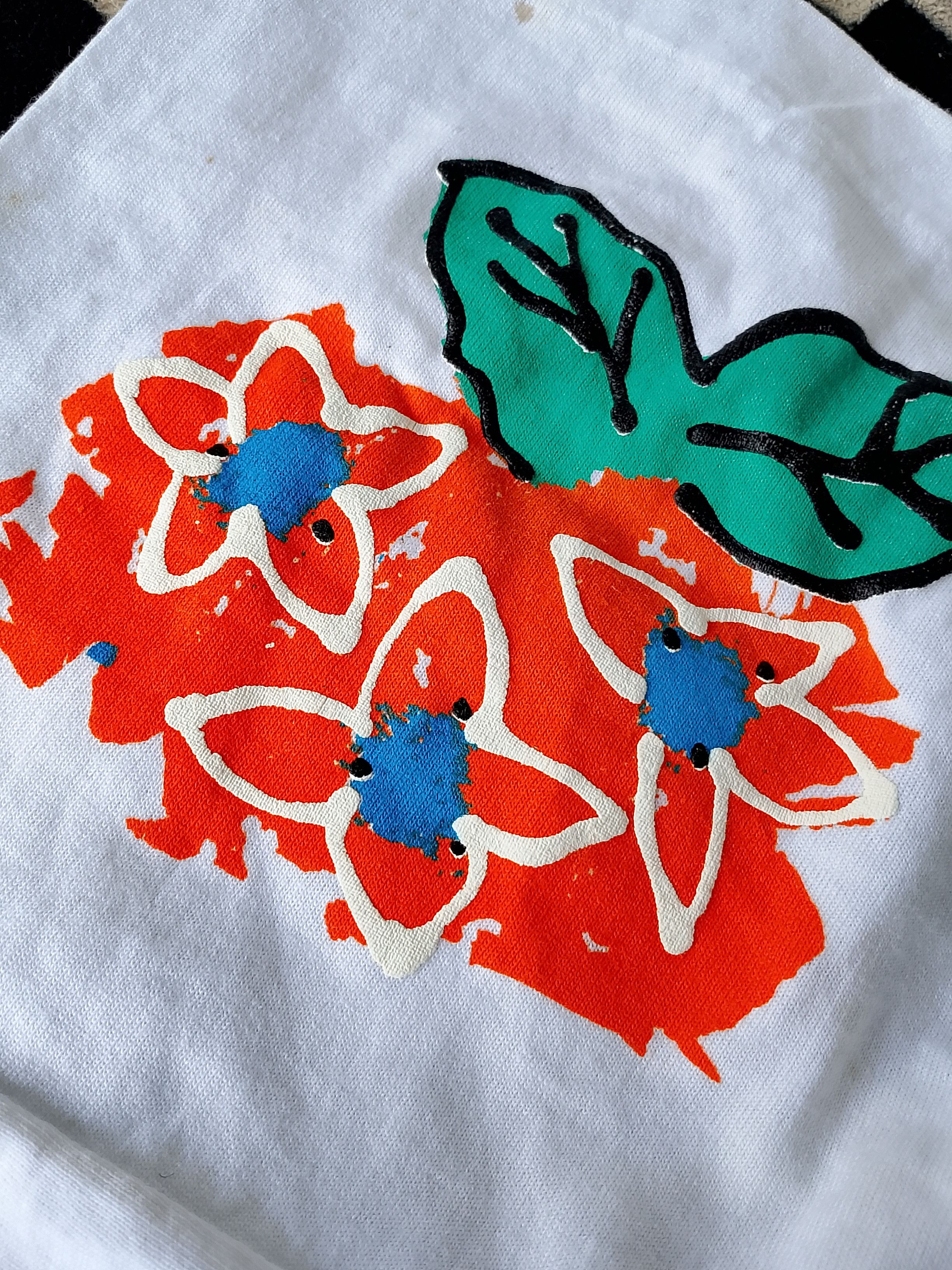 Other Vintage Hand-painted Floral T-shirt Wearable Art 80s Size US XXL / EU 58 / 5 - 8 Thumbnail