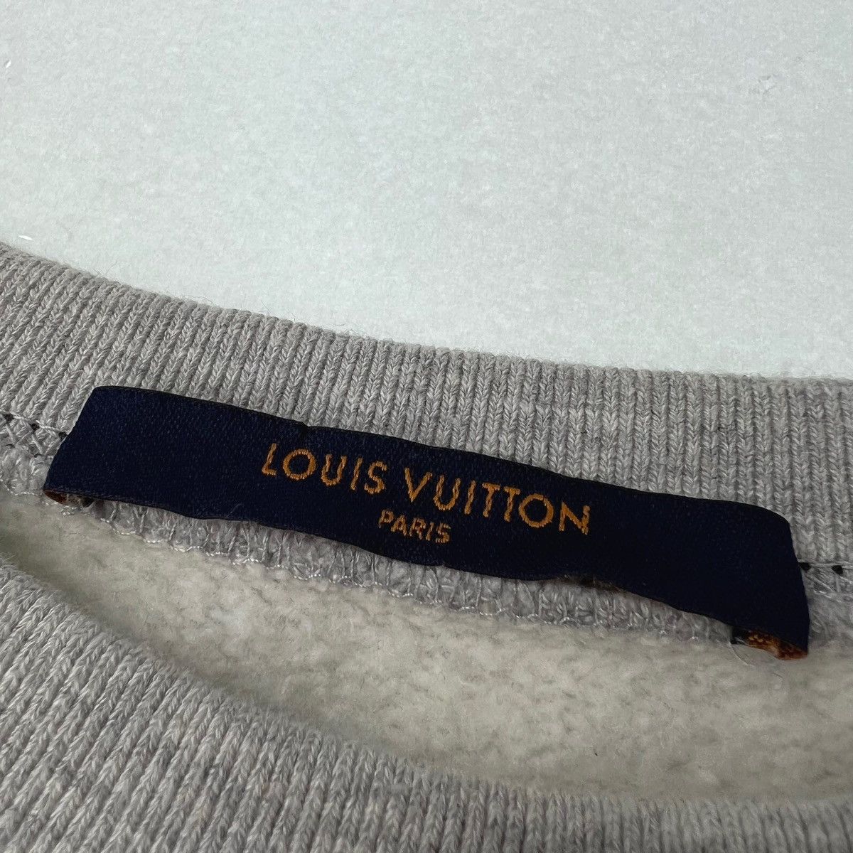Louis Vuitton Louis Vuitton Peace & Love Embroidered Sweatshirt Size US S / EU 44-46 / 1 - 4 Thumbnail