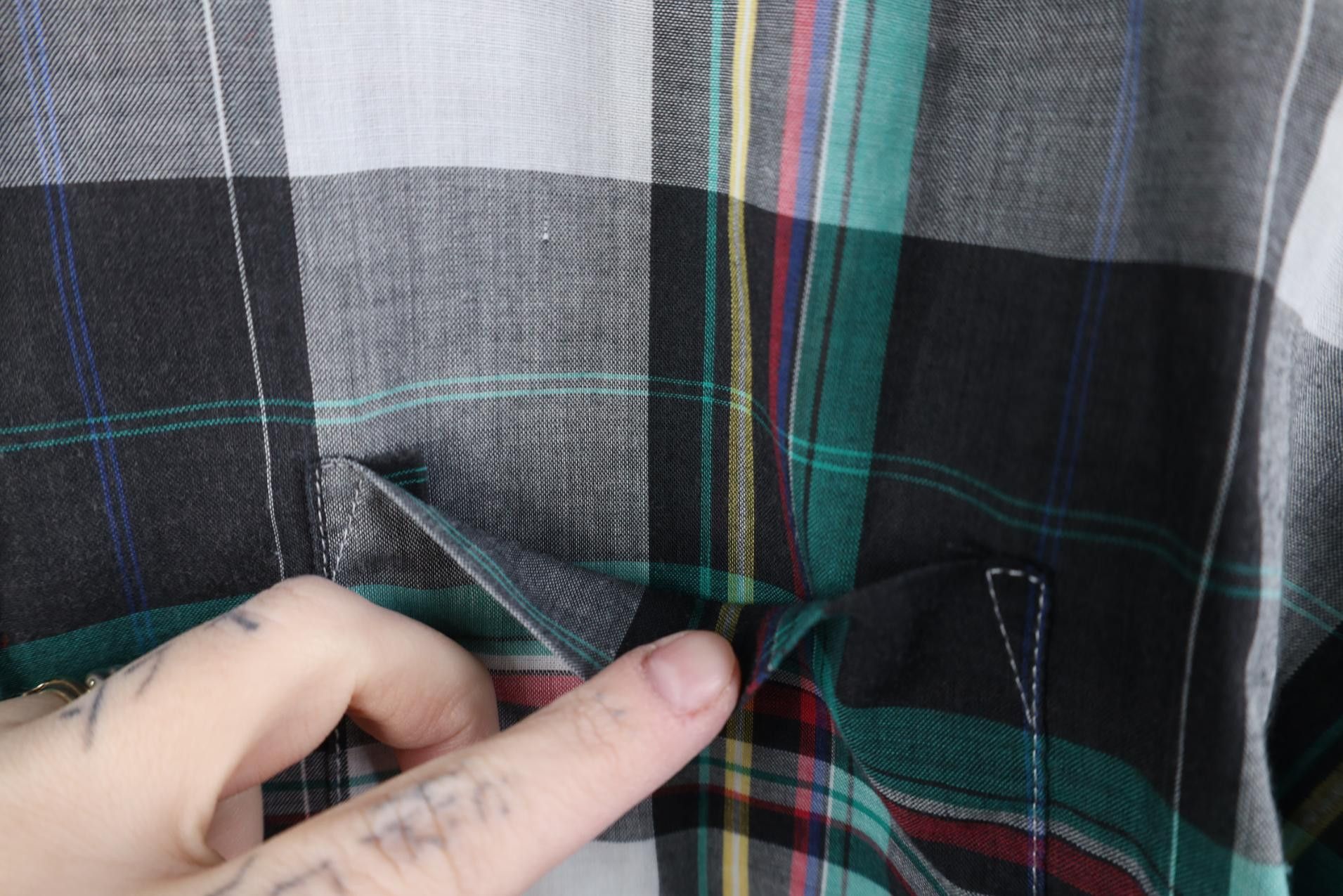 Vintage Vintage 70s Streetwear Short Sleeve Button Down Shirt USA Size US XL / EU 56 / 4 - 5 Thumbnail