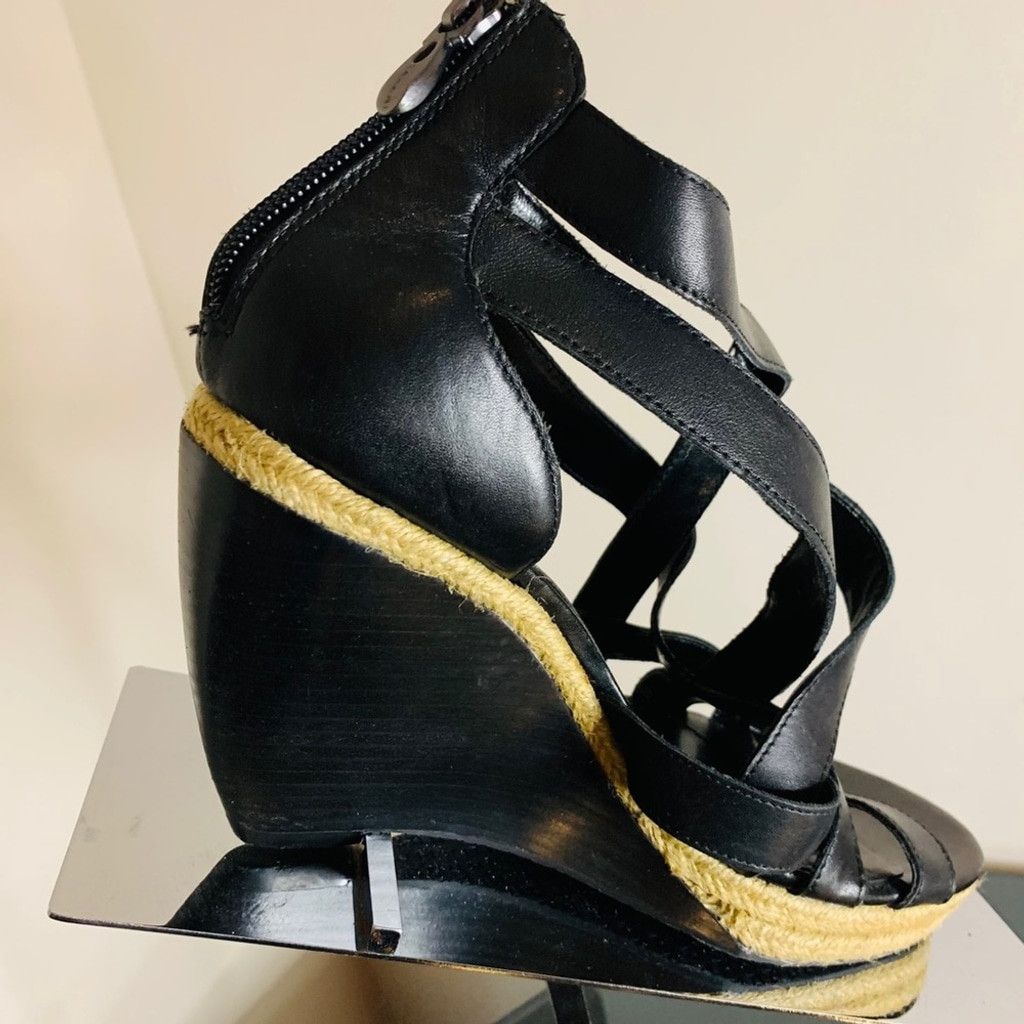 Other 💲💲SALE💲💲 Tahari BN Wedge black size 8.5 Size US 8.5 / IT 38.5 - 3 Thumbnail