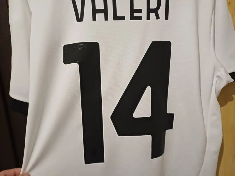Puma Parma Calcio 2024/25 Match Issue shirt - Valeri #14 Size US M / EU 48-50 / 2 - 11 Thumbnail