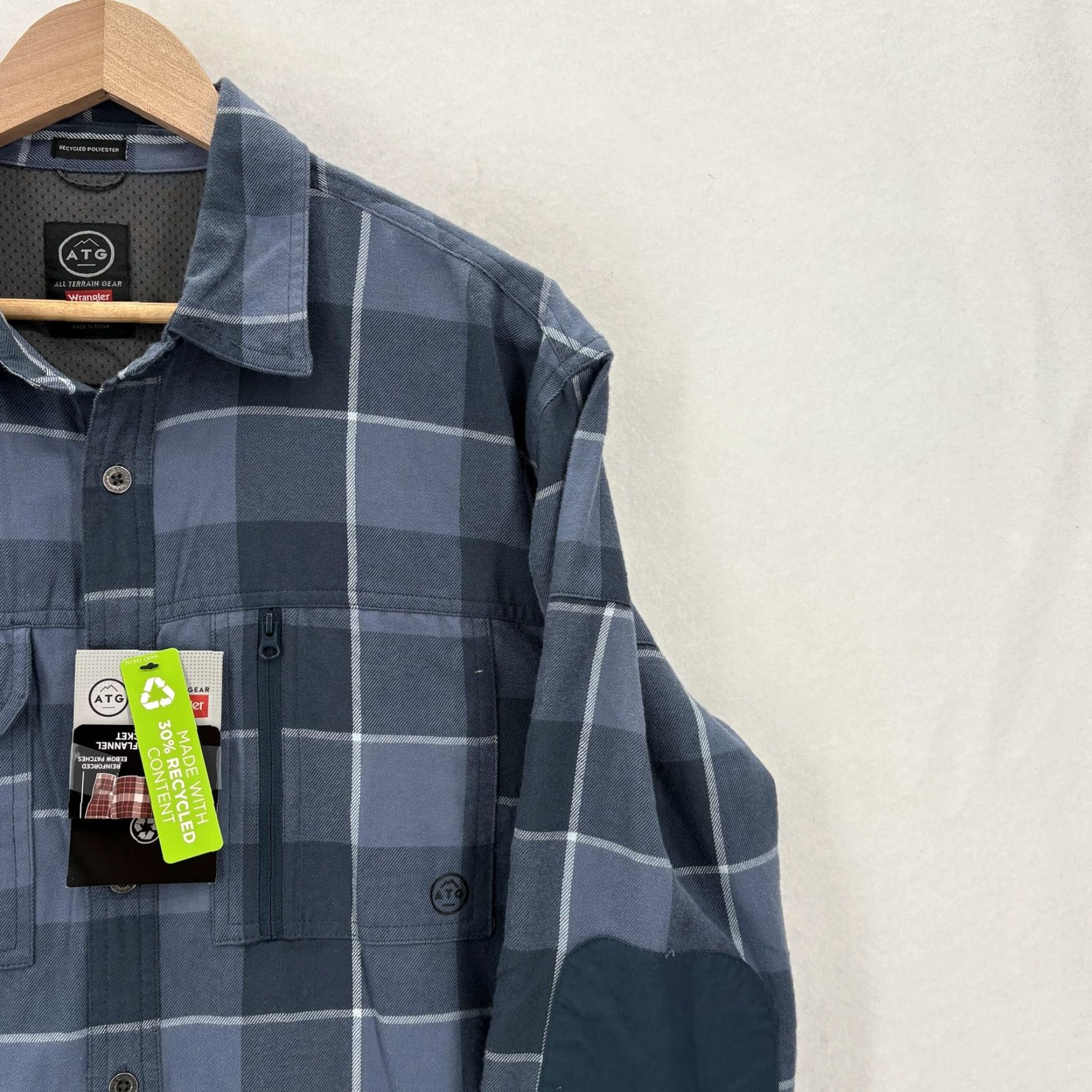 Wrangler Wrangler ATG Shirt Mens Large Blue Plaid Long Sleeve Flannel UV Protection Trail Size US L / EU 52-54 / 3 - 2 Thumbnail