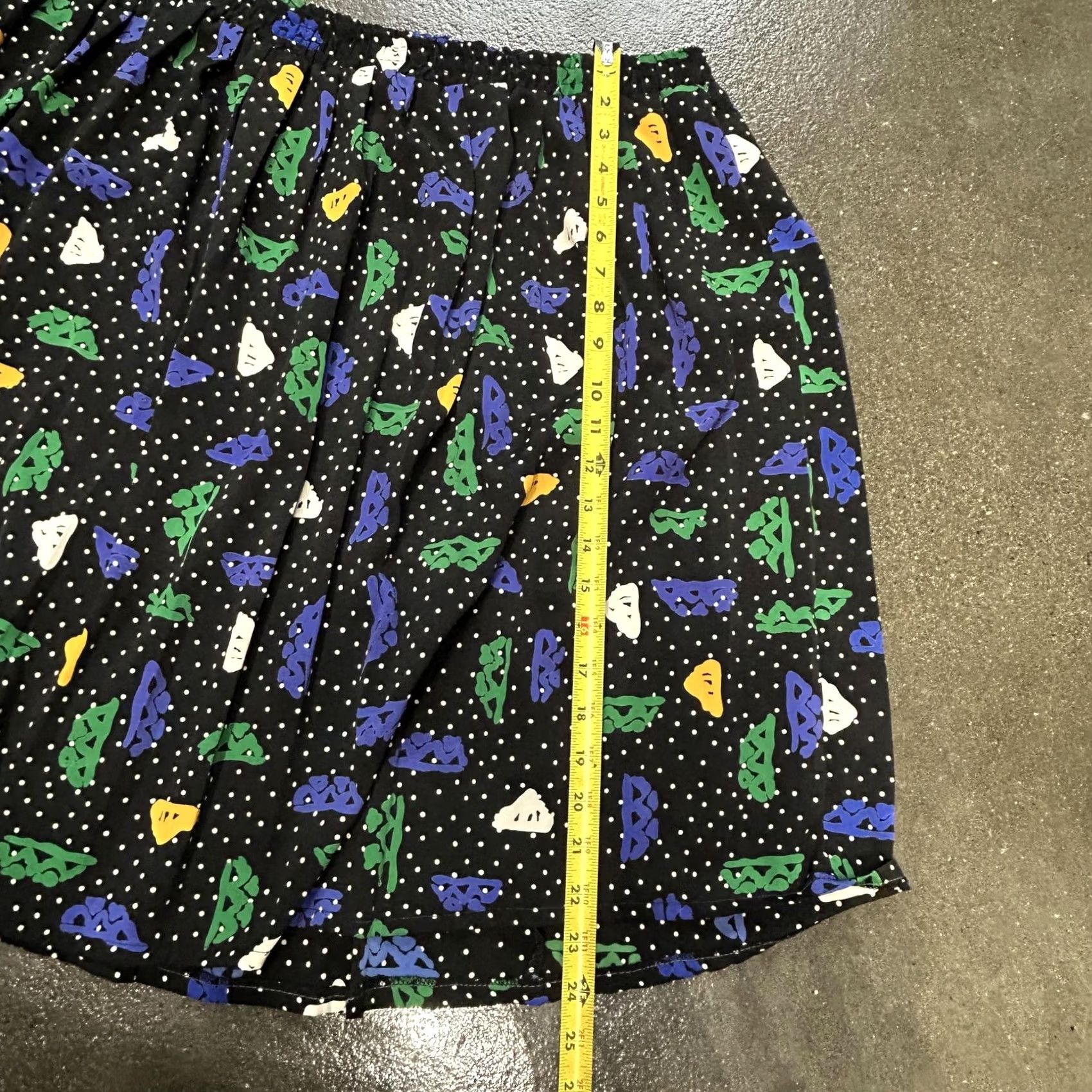 Vintage VINTAGE Alfred Dunner Skirt Womens 36 Black Abstract Polka Dot Pleated Elastic Pants? Size 25" / US 0 / IT 36 - 5 Thumbnail