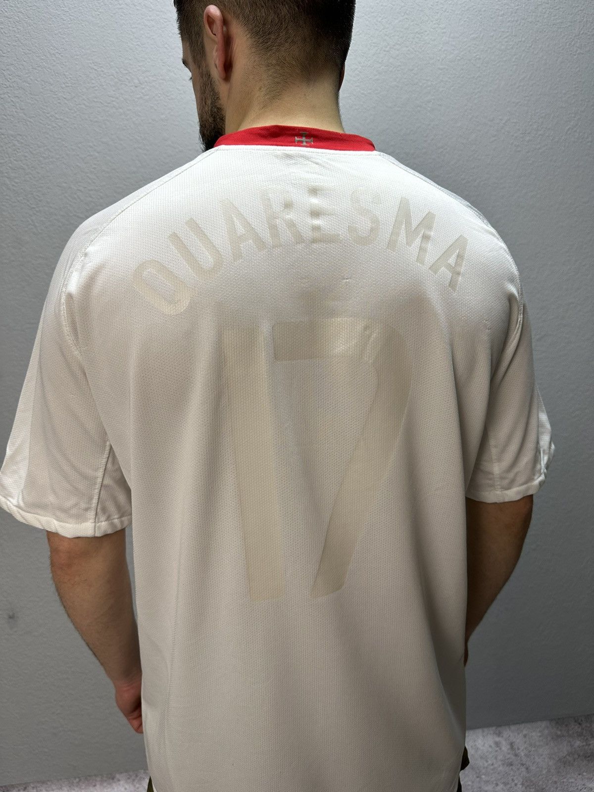 Vintage Portugal Away Tee Euro 2008 Quaresma #17 Socer Jersey Size US L / EU 52-54 / 3 - 3 Thumbnail