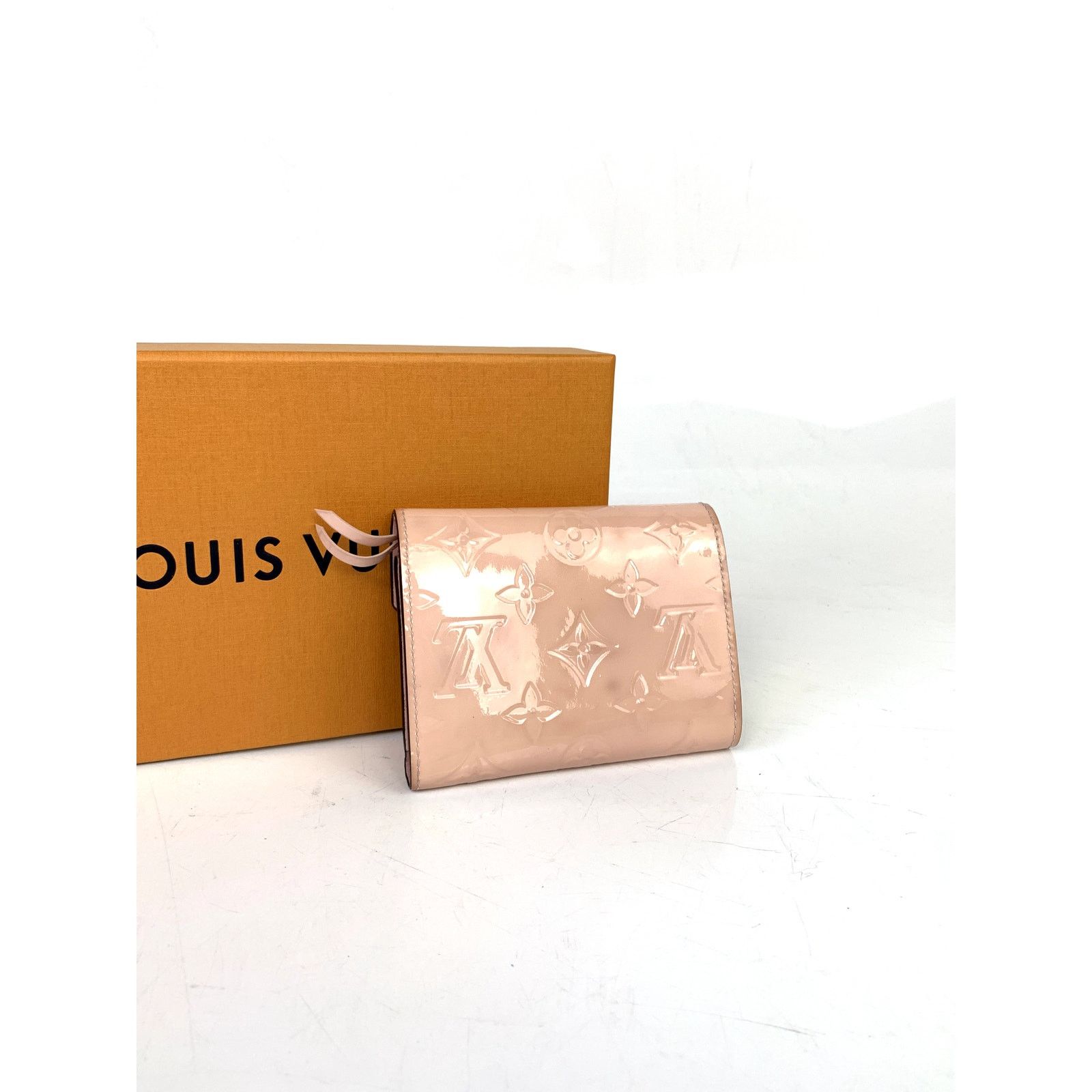Louis Vuitton Louis Vuitton Rose Ballarine Victorine Vernis Wallet Size ONE SIZE - 4 Thumbnail