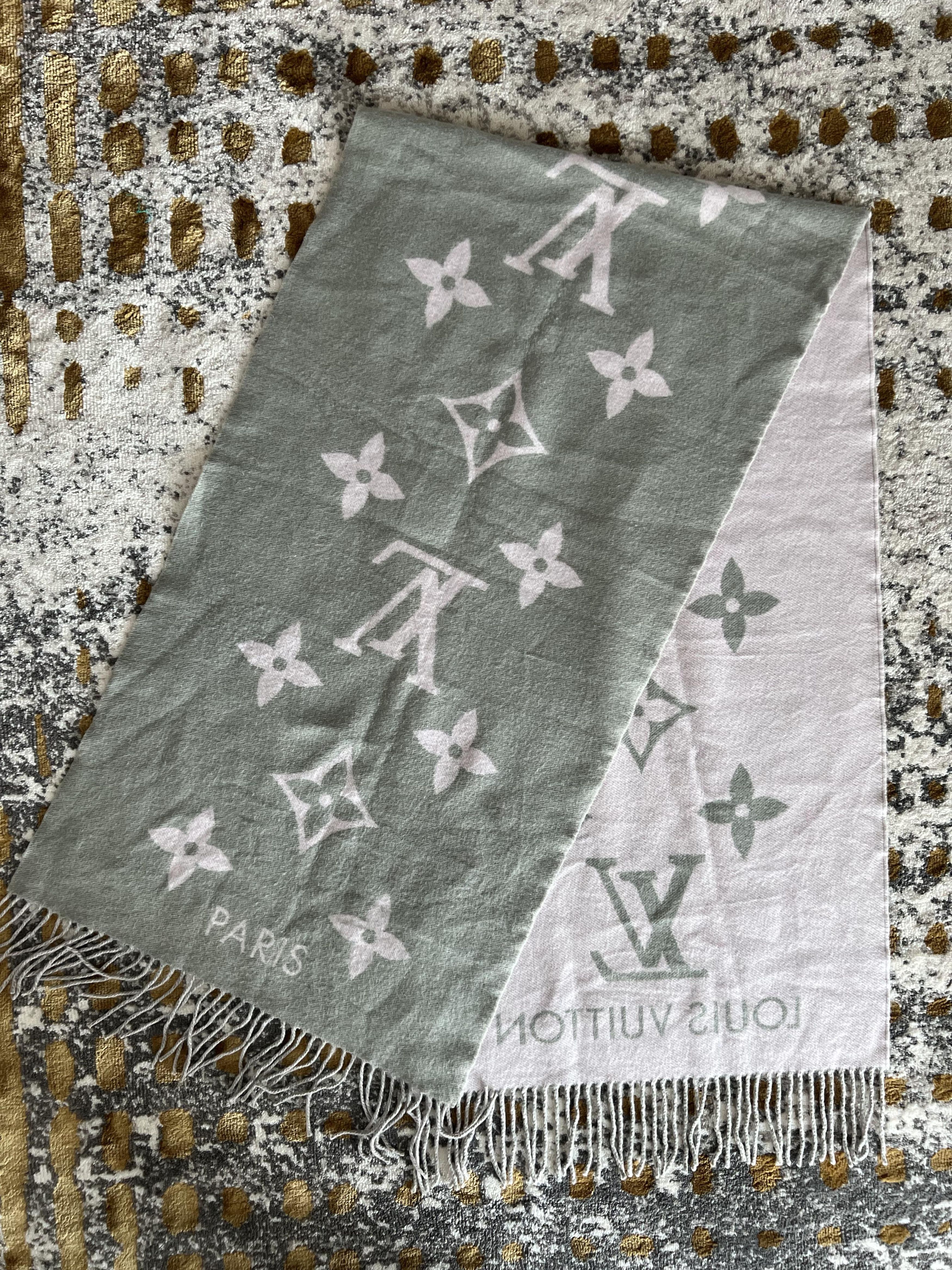 Louis Vuitton Louis Vuitton Reykjavik Muffler Scarf Cashmere Grey Size ONE SIZE - 1 Thumbnail