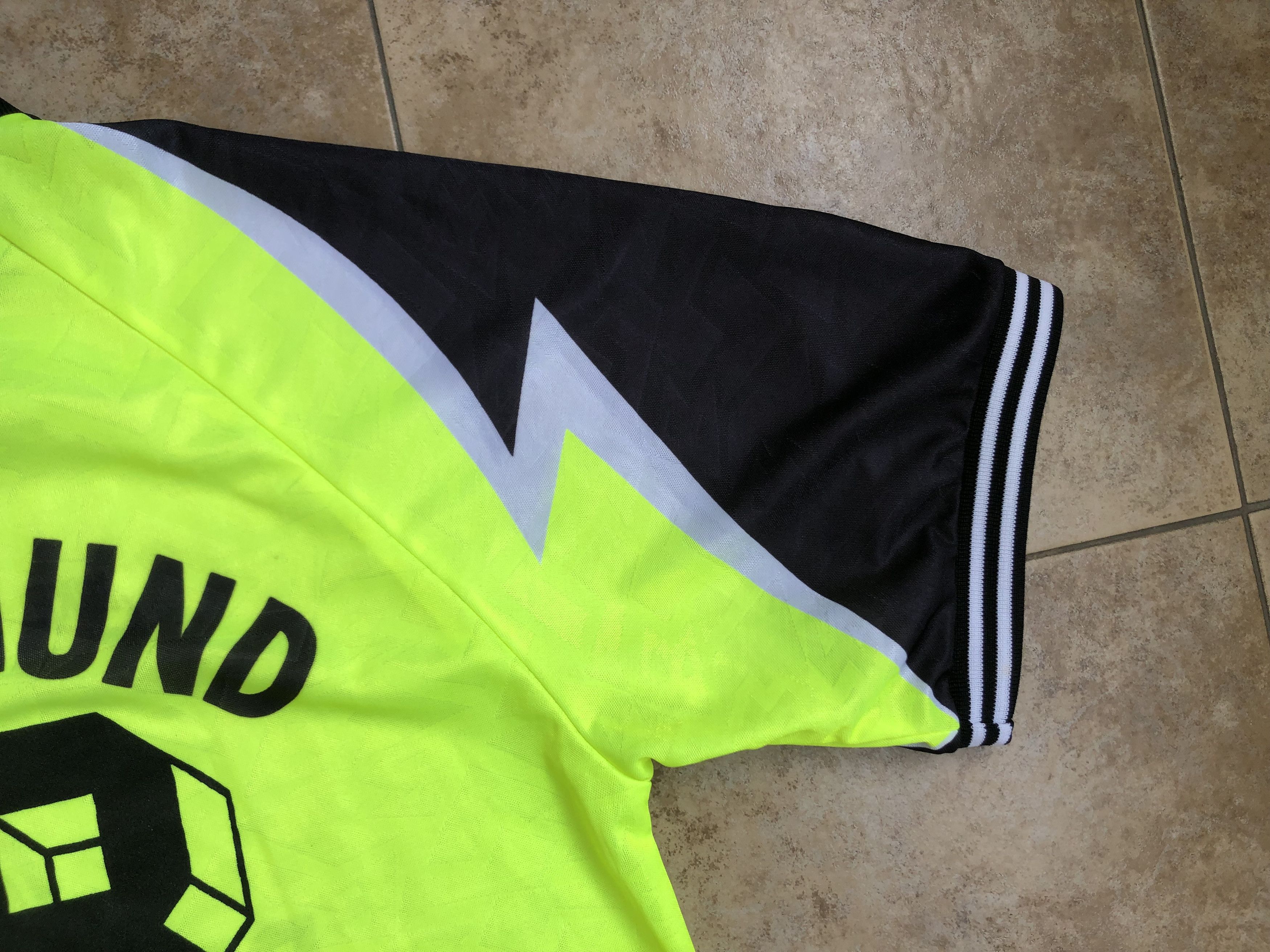 Nike Borussia Dortmund Home Football Shirt 1995-1996 #18 Ricken Size US L / EU 52-54 / 3 - 17 Thumbnail