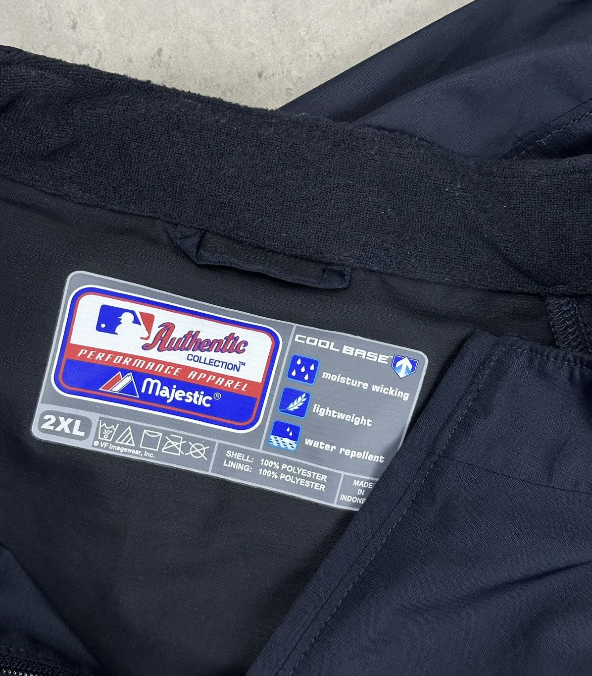 New York Yankees Majestic Cool Base Jacket Zip-Off Sleeves