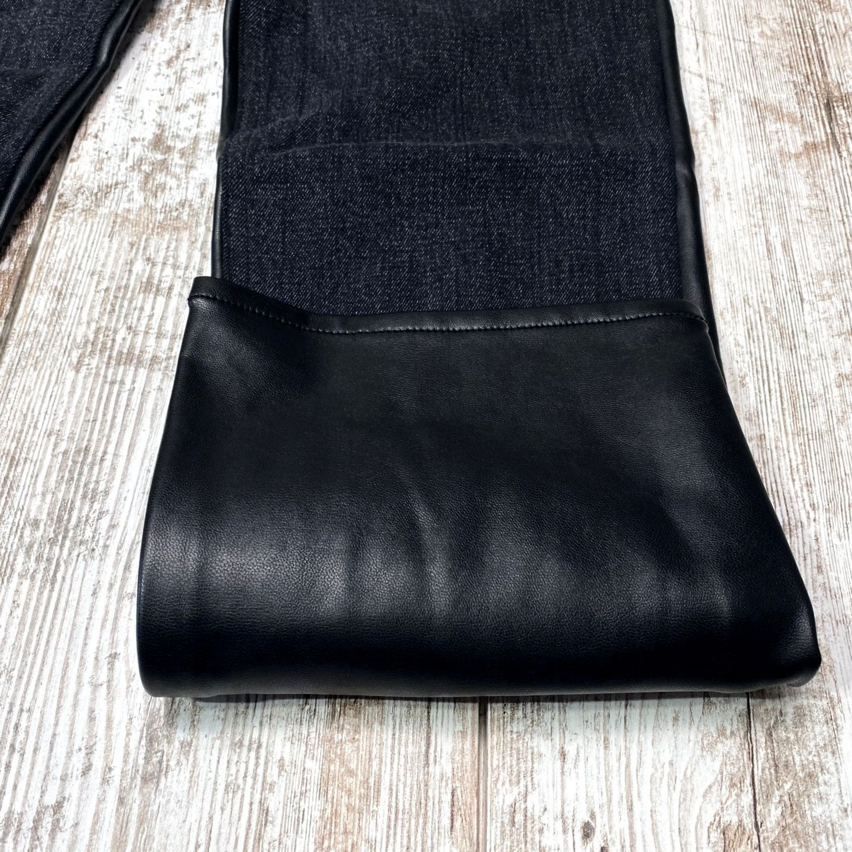 Abercrombie & Fitch Abercrombie & Fitch Mixed Fabric Ultra High Rise Ankle Straight Jean Black 26/2 Size 26" / US 2 / IT 38 - 6 Thumbnail