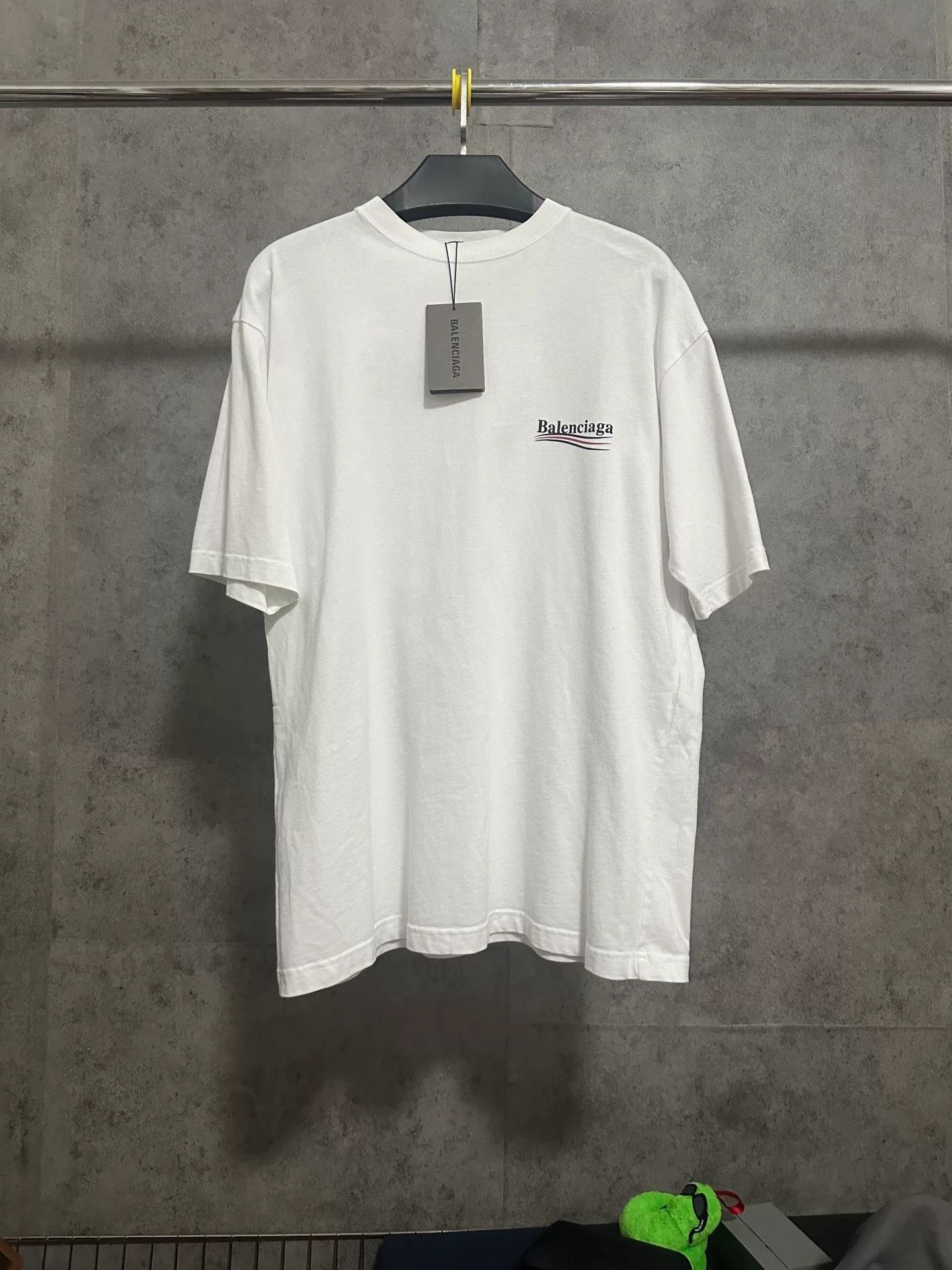 Balenciaga Balenciaga Short-Sleeve T-Shirt Coke Wave Logo Size US XS / EU 42 / 0 - 1 Thumbnail