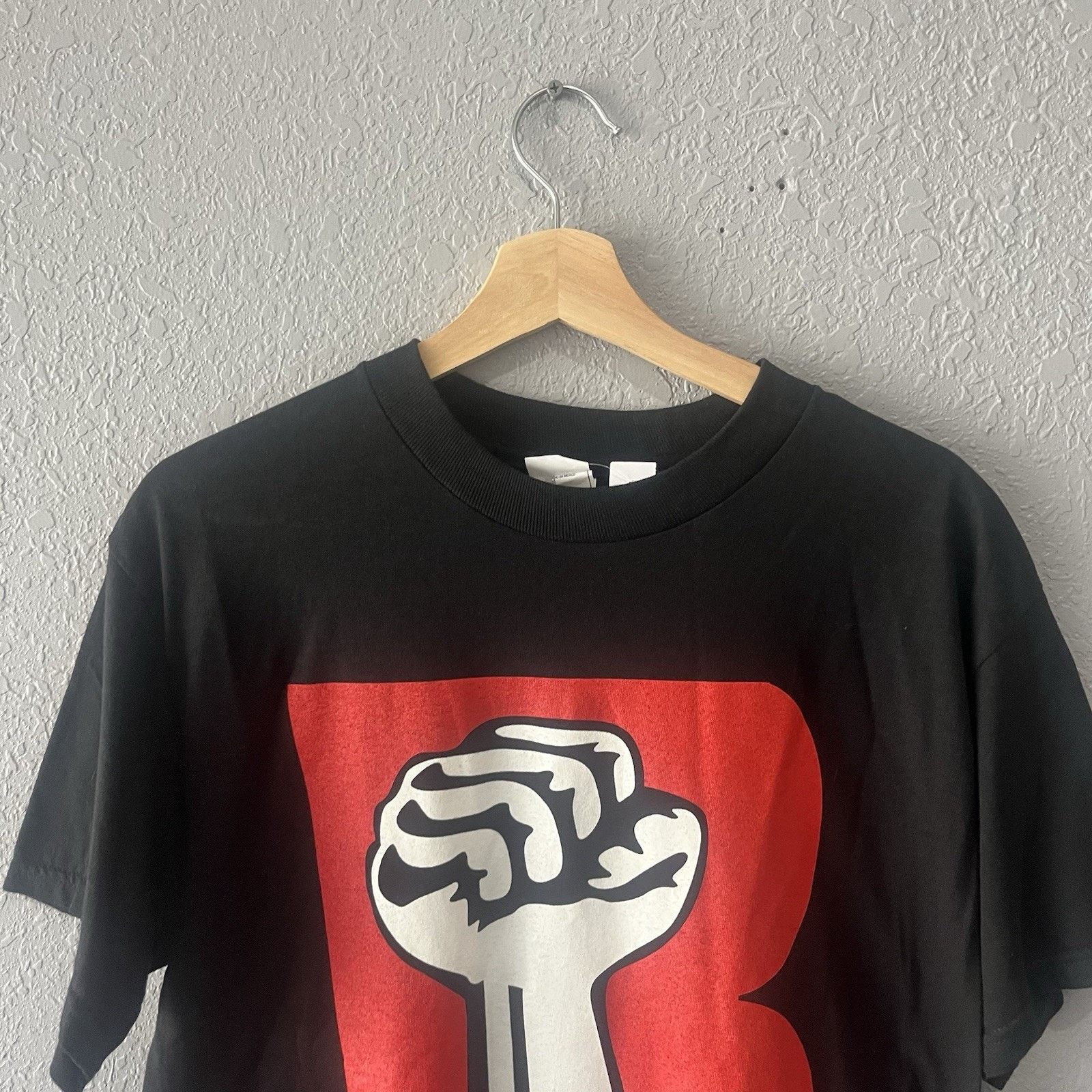AAA 2000Y2K Rockfest 2011 Black Tshirt Men Medium Rock Tour Shor Size US M / EU 48-50 / 2 - 2 Thumbnail