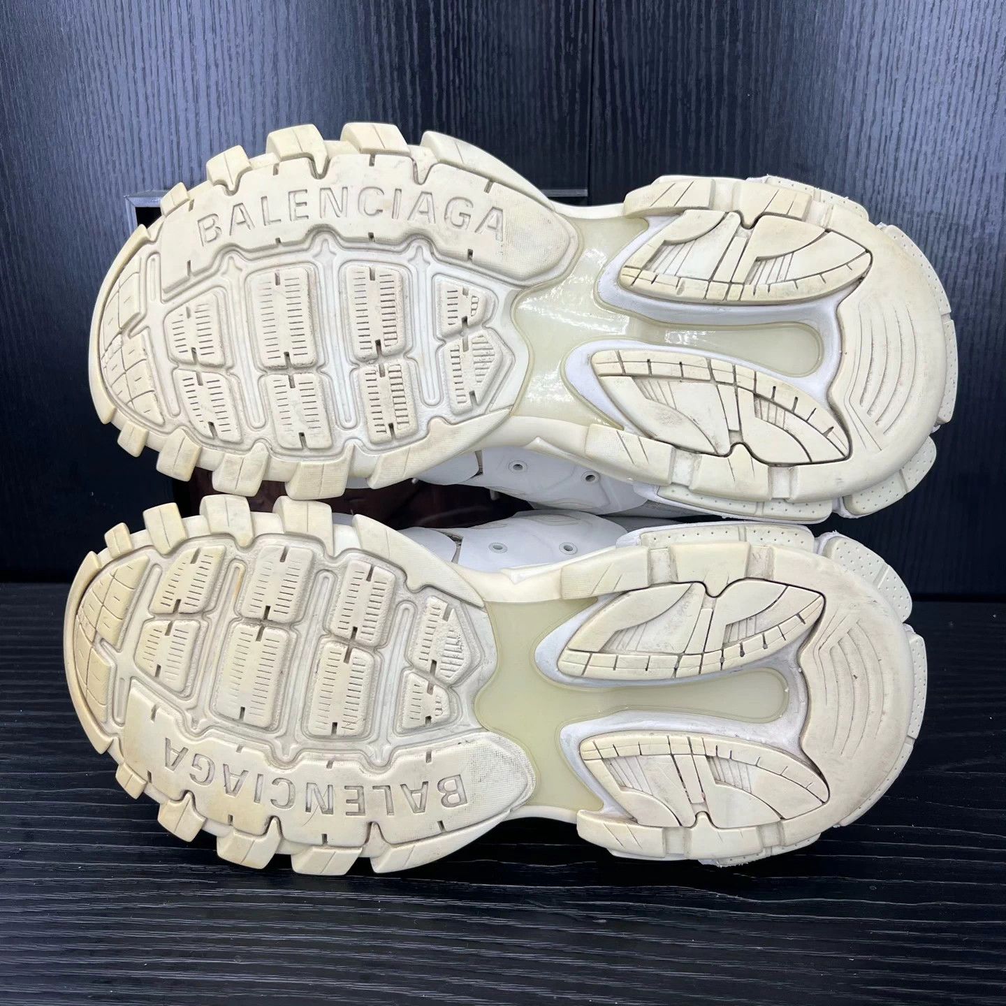 Balenciaga Balenciaga Track White 43 w/ sole oxidation Size US 10 / EU 43 - 6 Thumbnail