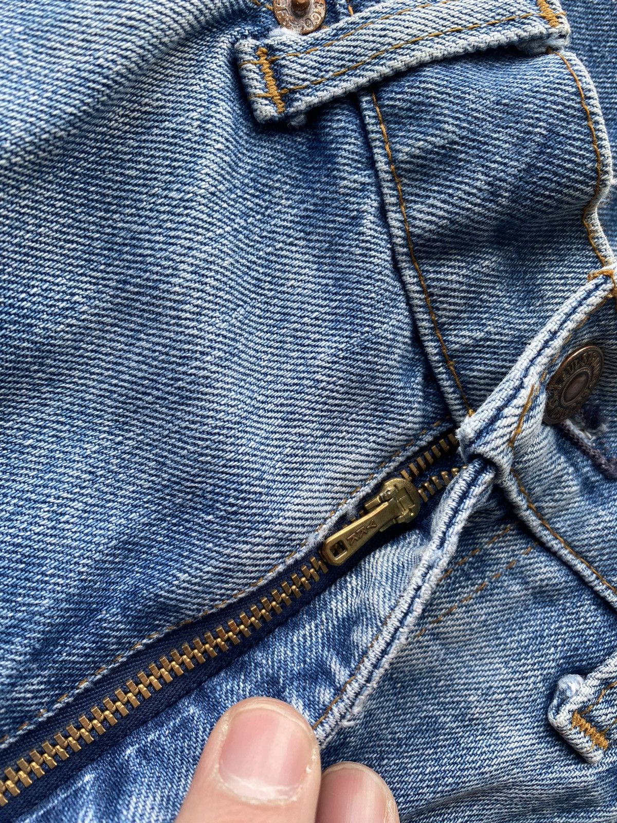 Levi's Vintage Clothing 90s vntg Levi’s Orang Tab Light Wash Denim Jeans Faded Blue Size US 32 / EU 48 - 6 Thumbnail