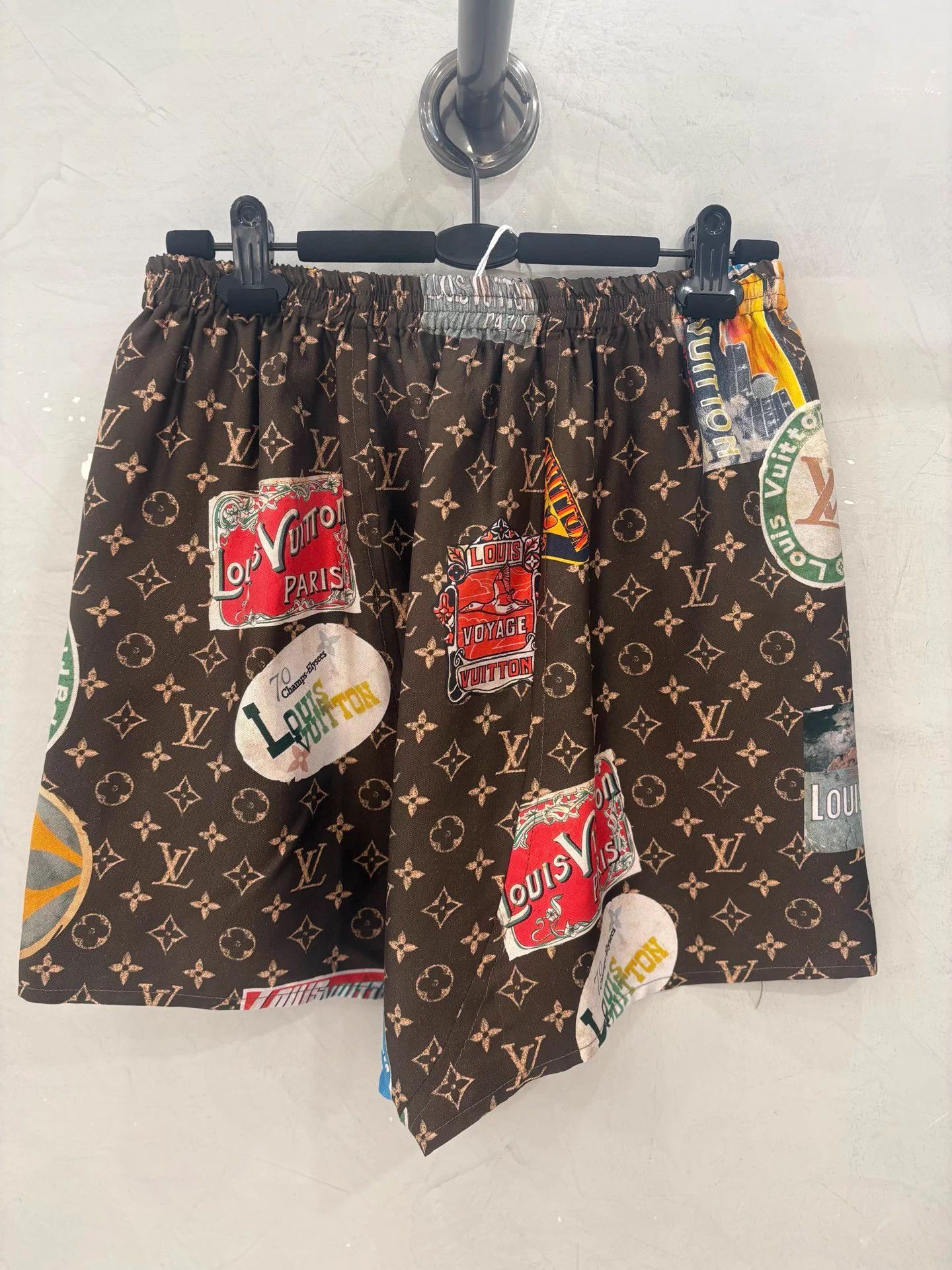 Louis Vuitton LV 24 Mulberry Silk Monogram Print Short Vintage 34 Size 25" / US 0 / IT 36 - 2 Thumbnail