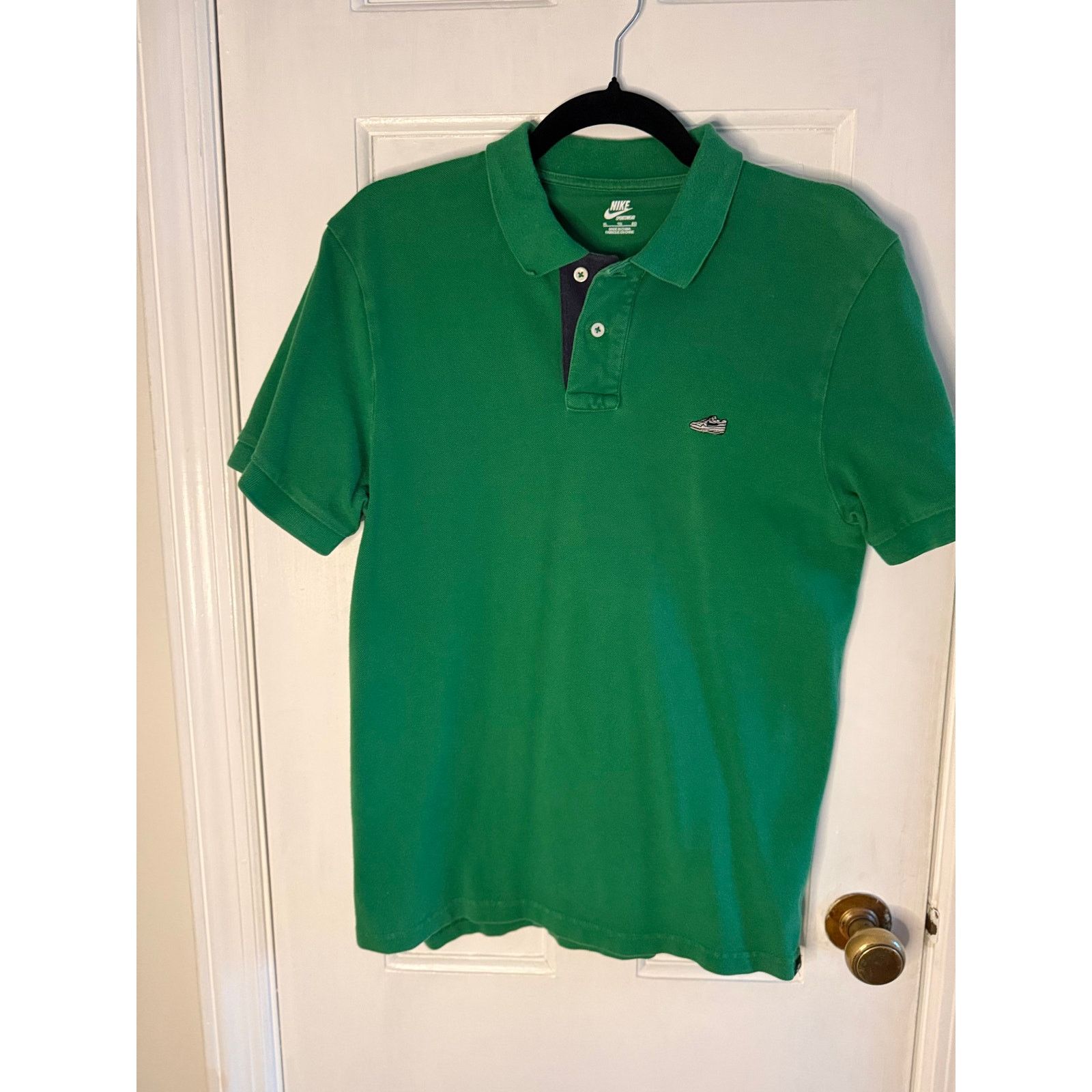 Nike Vintage Nike Golf Polo with Golf Shoe Emblem Size - X-Large Size US XL / EU 56 / 4 - 1 Thumbnail