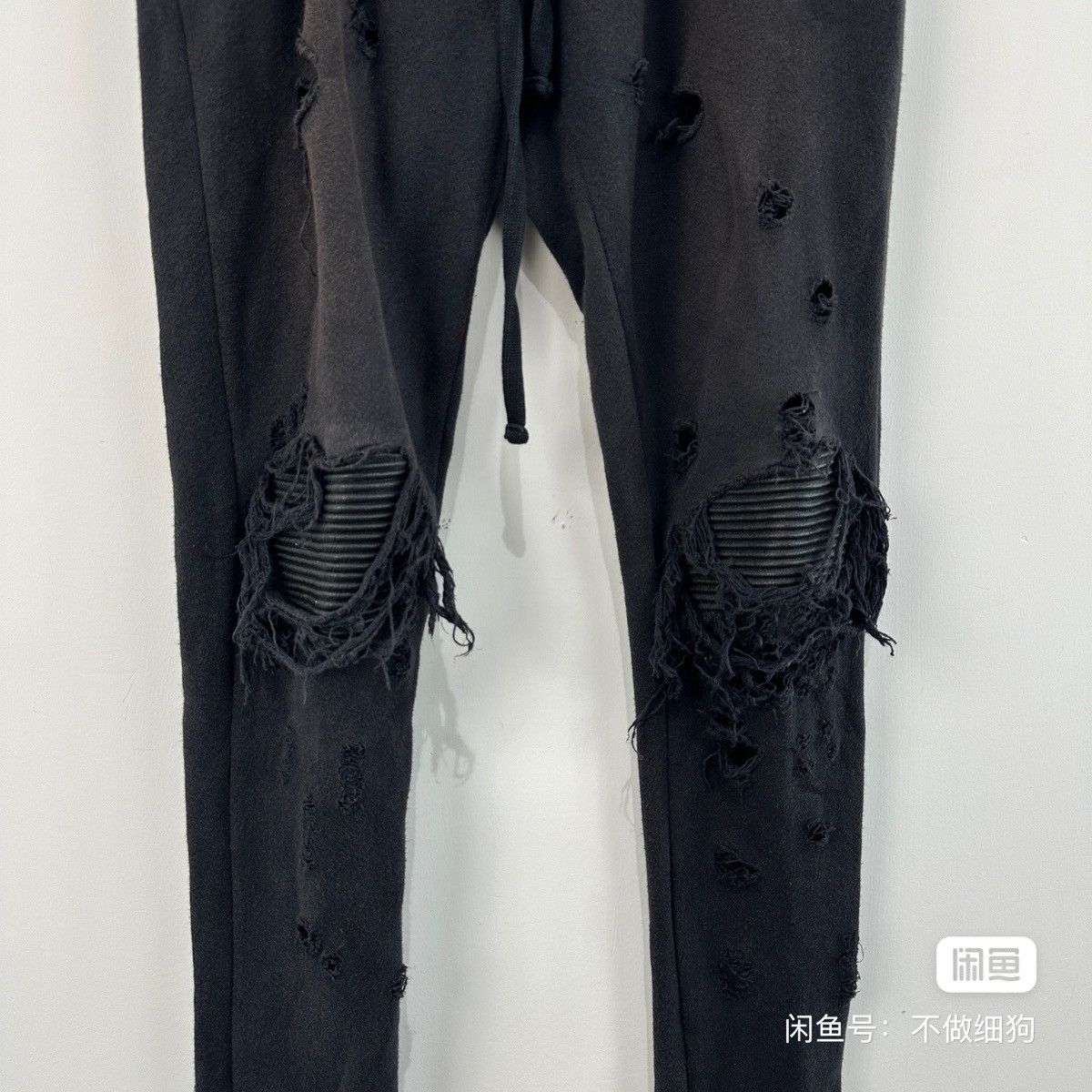 Amiri Amiri Size SKnee-pitched leather-damaged sweatpants 2501-Ne Size US 30 / EU 46 - 4 Thumbnail