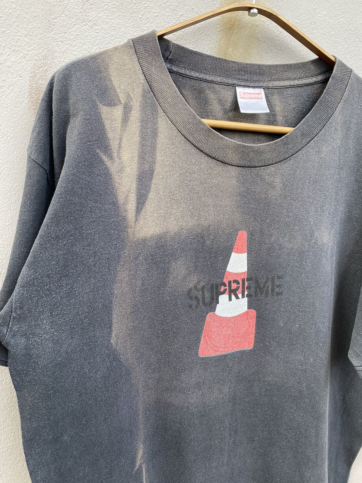 Supreme Vintage Rare 1998 SUPREME Kreftwerk Cone Sunfaded Tee Size US L / EU 52-54 / 3 - 9 Thumbnail