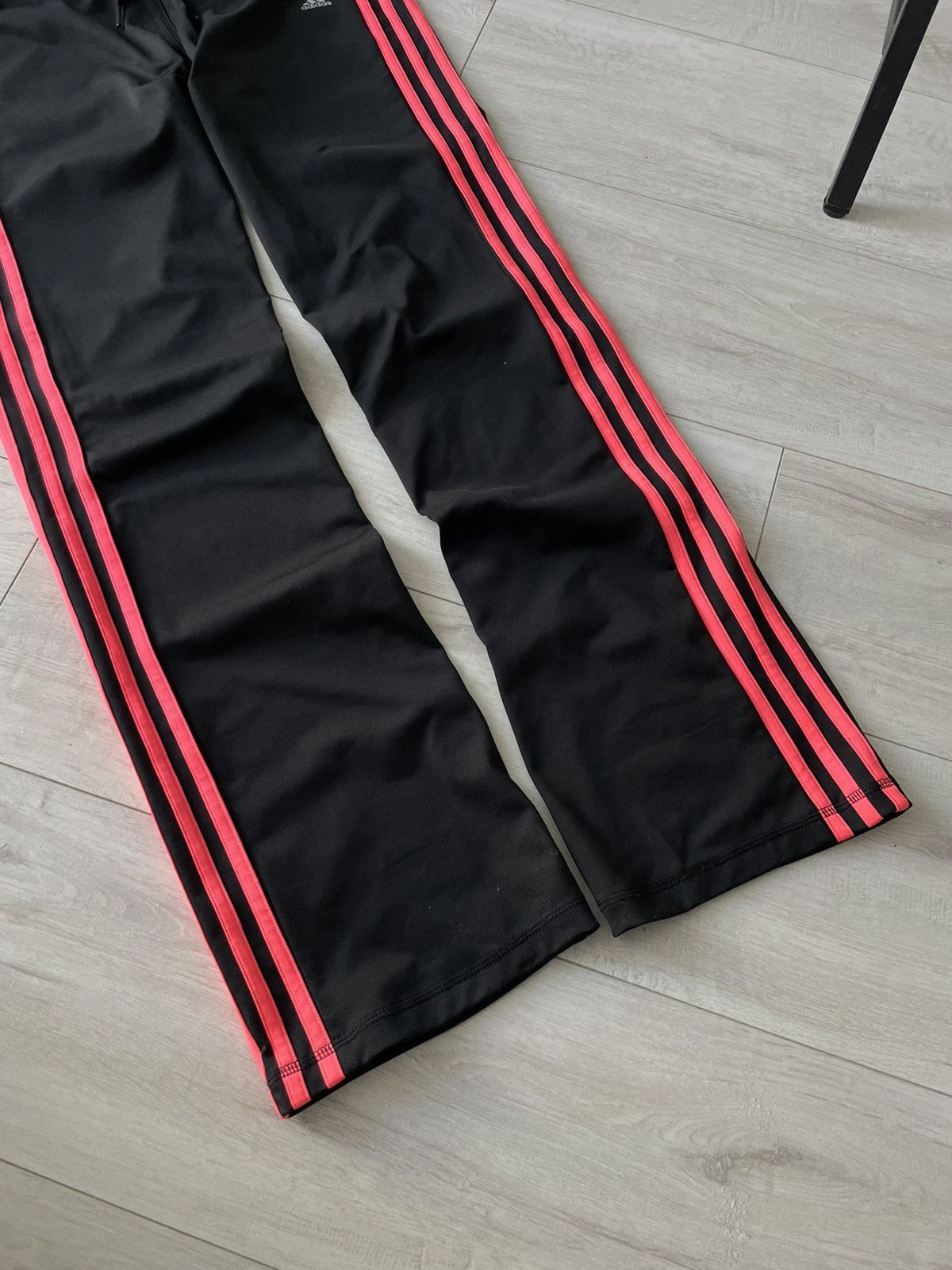 Adidas Vintage Y2K Adidas 00’s Sweatpants Black/Pink RARE Size 26" / US 2 / IT 38 - 3 Thumbnail