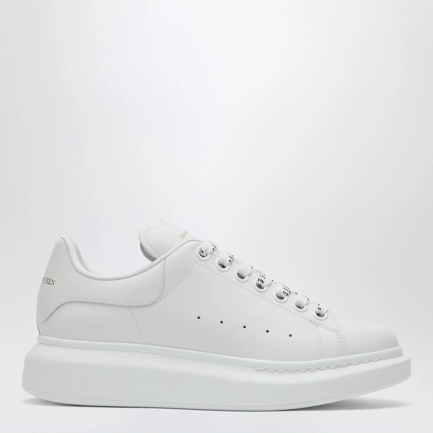 Alexander McQueen o1d2blof0426 Oversize Sneakers in White Size US 9.5 / IT 39.5 - 1 Thumbnail