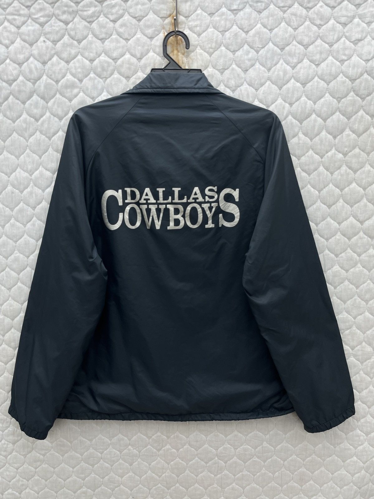 Chalk Line 🔥🔥🔥STEALS VTG CHALK LINE NFL DALLAS COWBOYS LIGHT JACKET Size US L / EU 52-54 / 3 - 1 Thumbnail