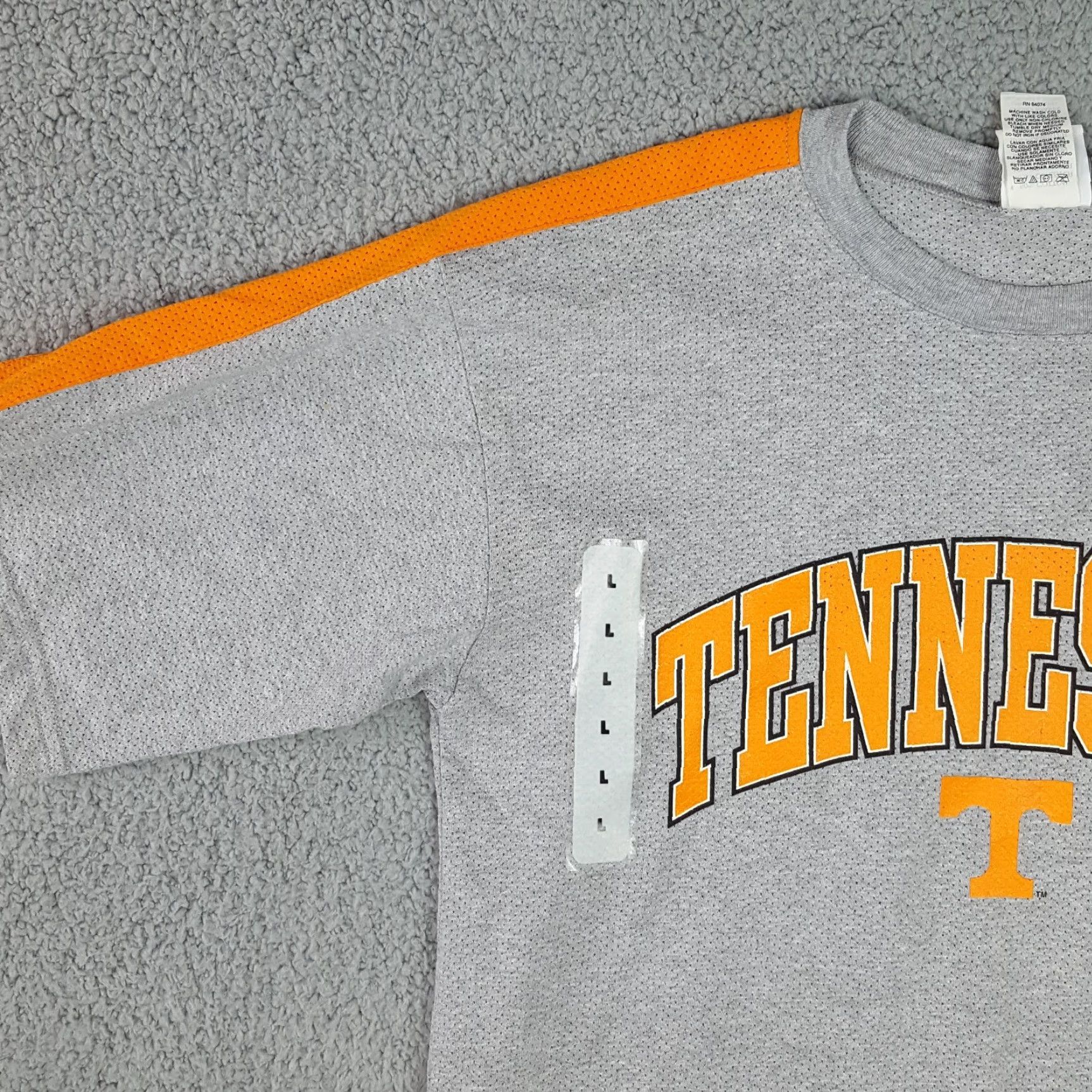 Vintage VINTAGE Tennessee Volunteers Y2K TN Vols T Shirt College Men’s Large gray 100% Cotton Jersey Embroidered Logo 90s 00s Sports Football Basketball Mens Size US L / EU 52-54 / 3 - 4 Thumbnail