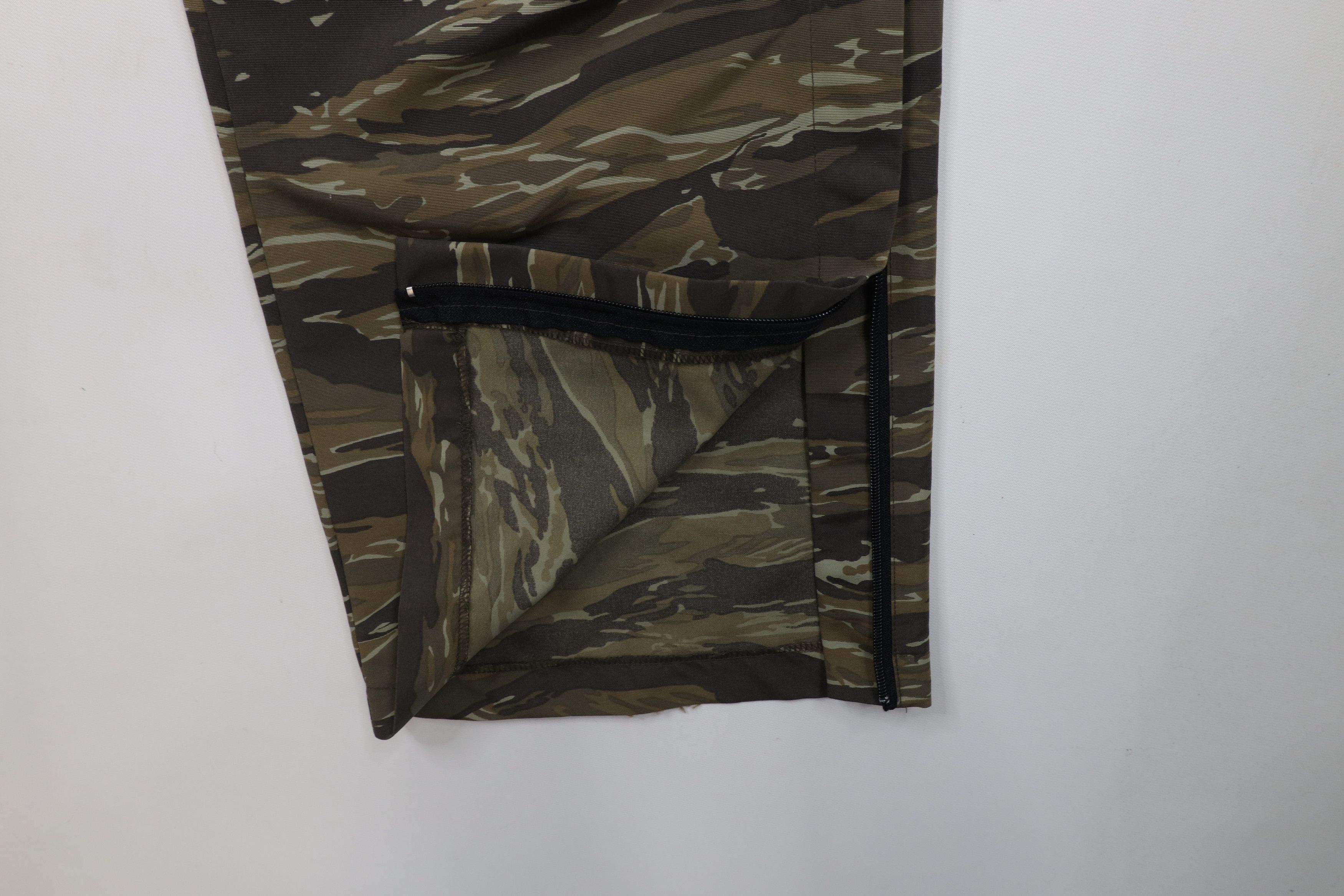 Guess × Vintage Vintage Y2K 2000 Guess Lined Wide Leg Camouflage Pants Nylon Size US 38 / EU 54 - 5 Thumbnail